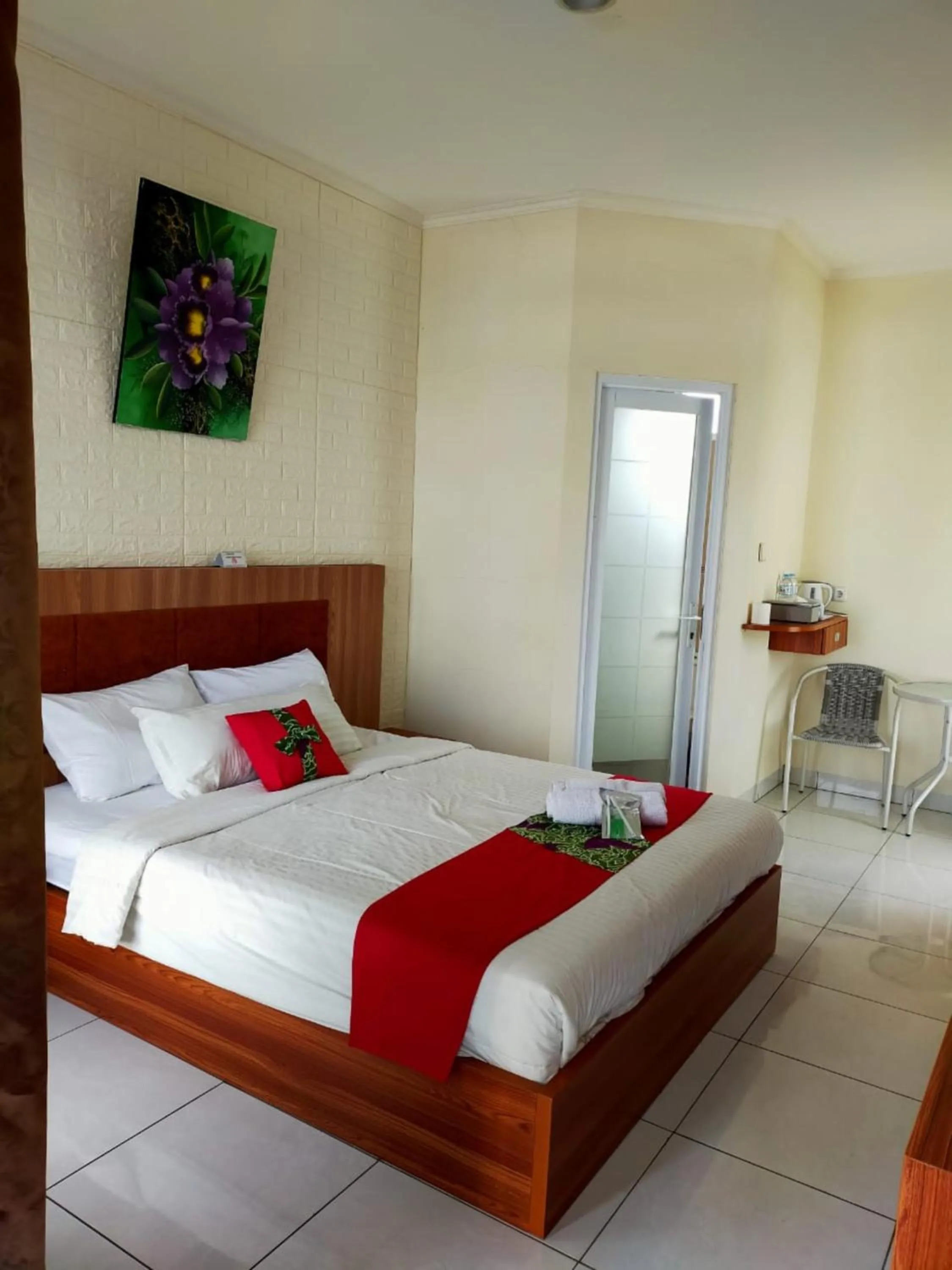 Photo of the whole room in Maulana Hills Syariah Hotel