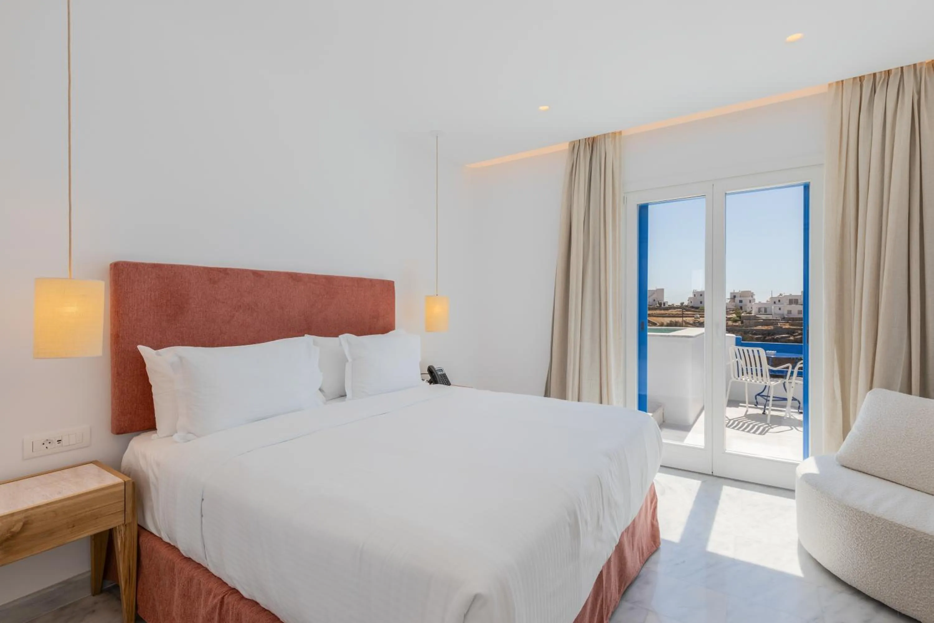 Bed in San Antonio Summerland