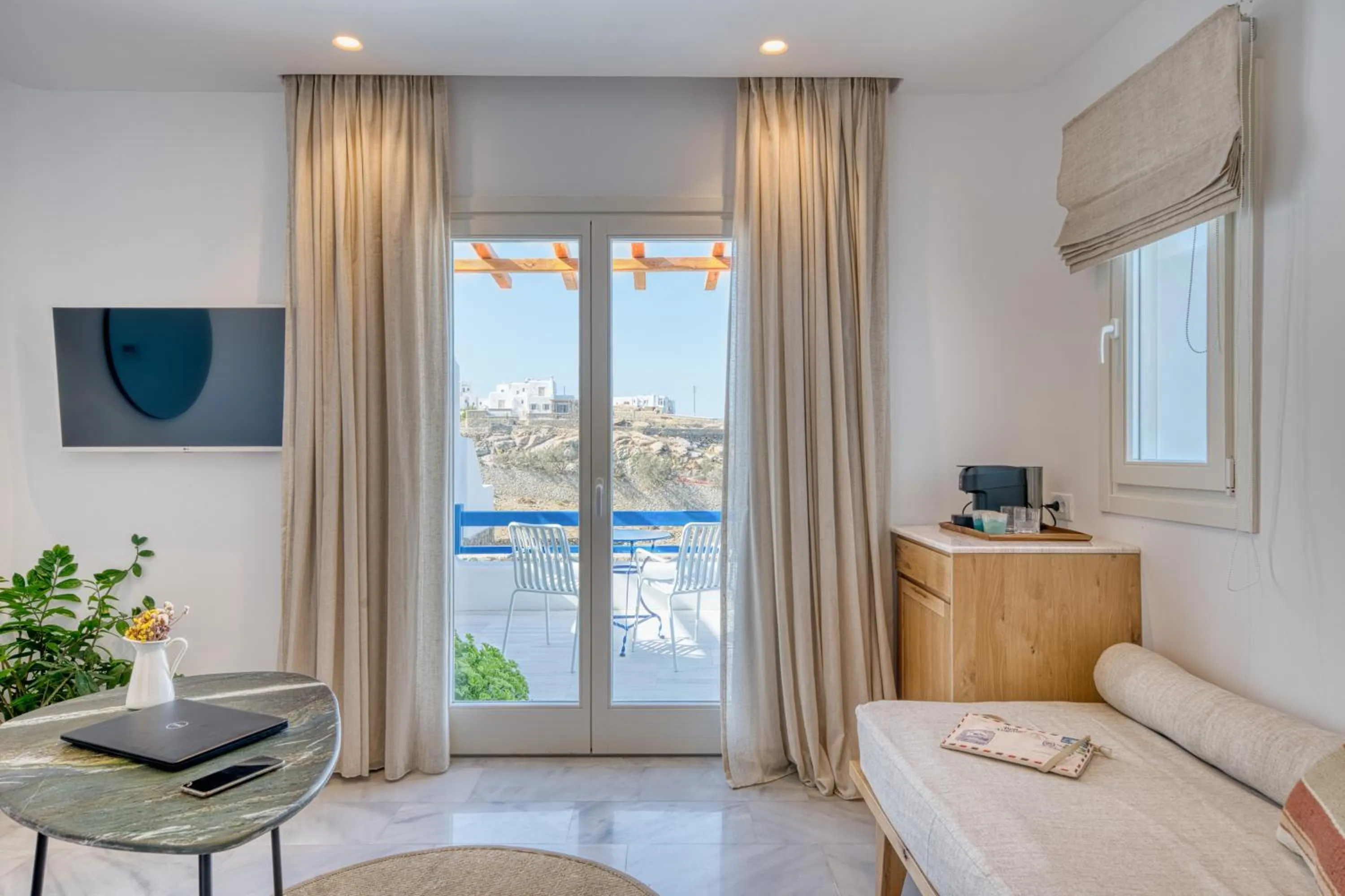 Balcony/Terrace, Bed in San Antonio Summerland