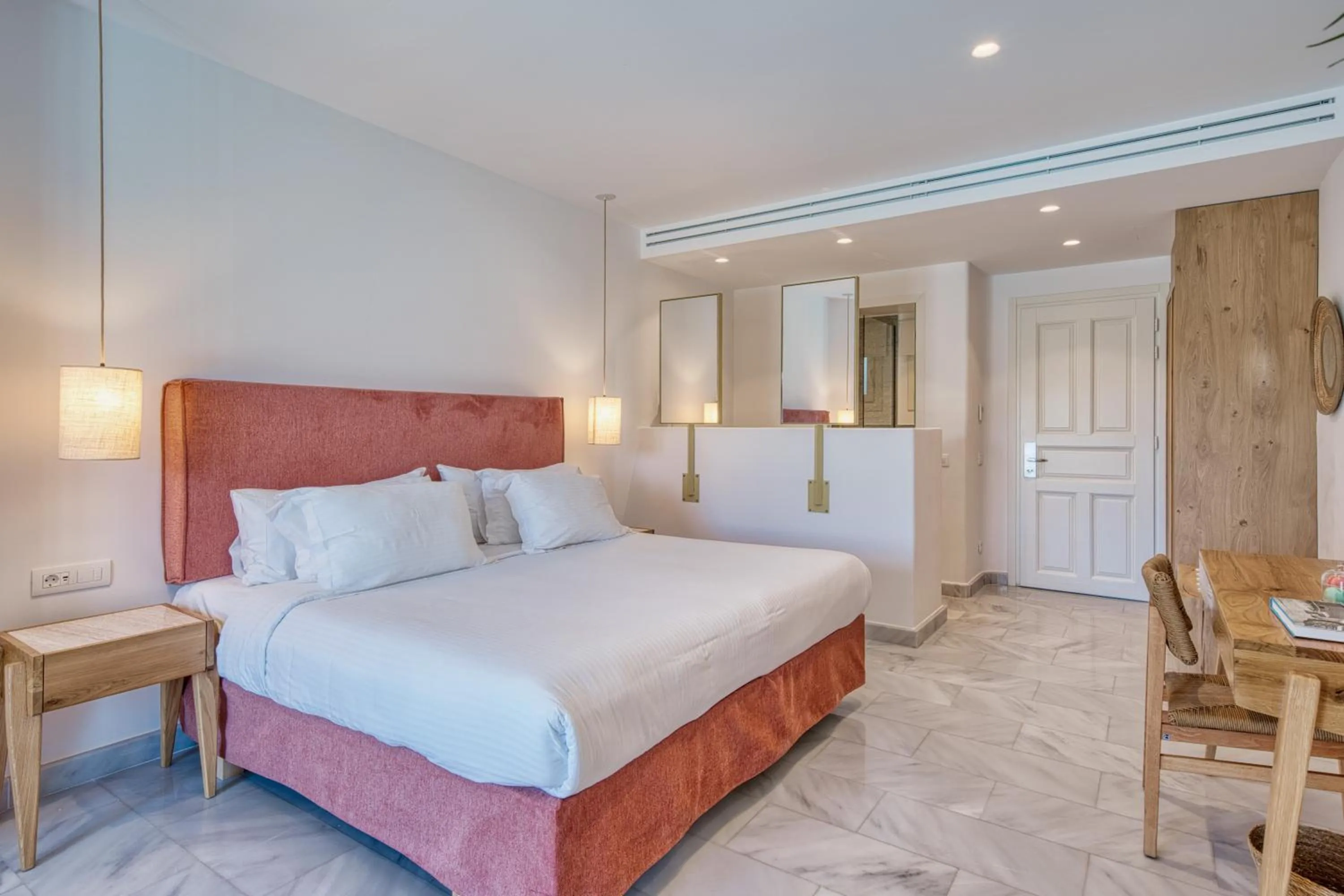 Bed in San Antonio Summerland