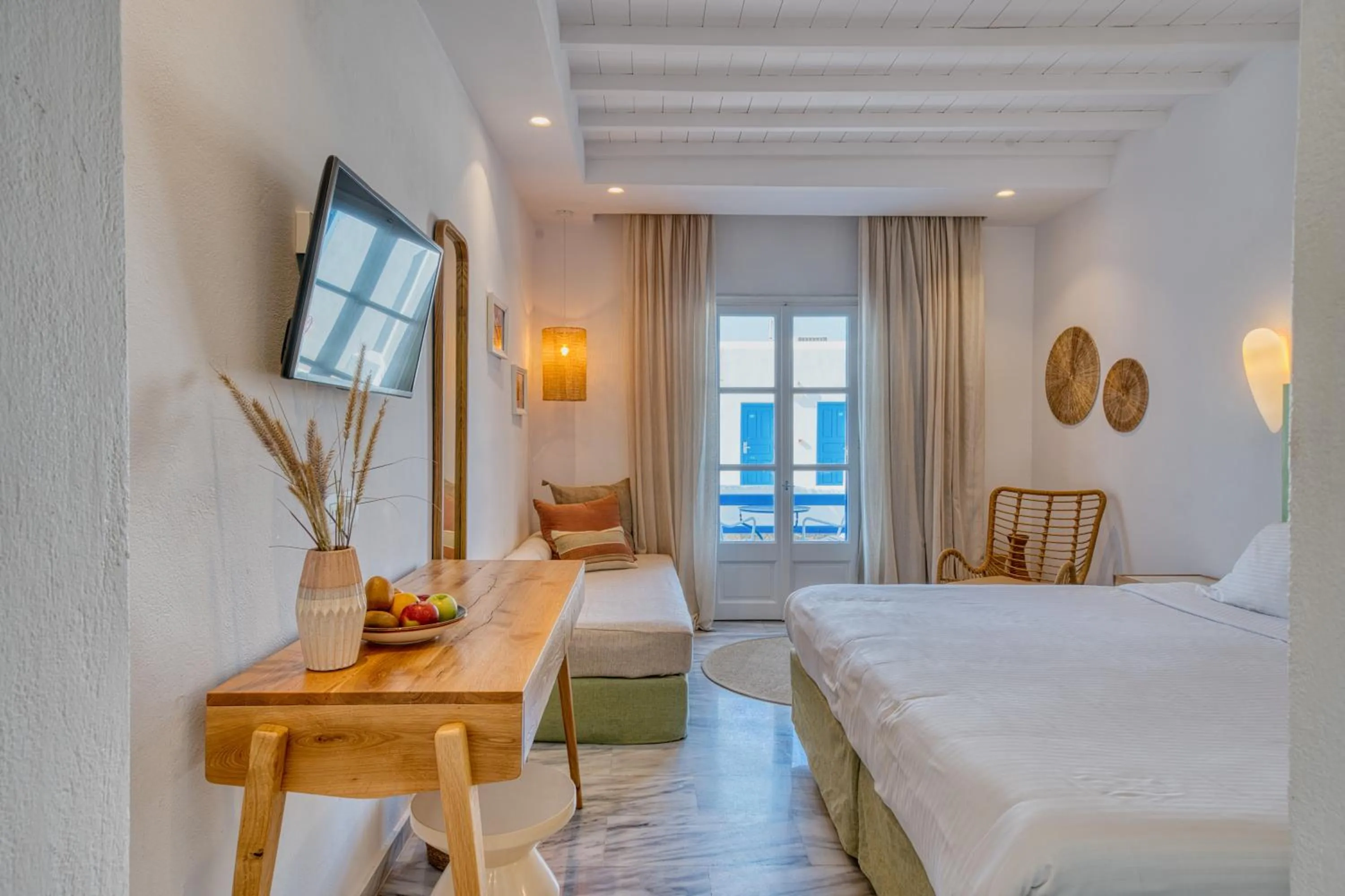 Photo of the whole room, Bed in San Antonio Summerland