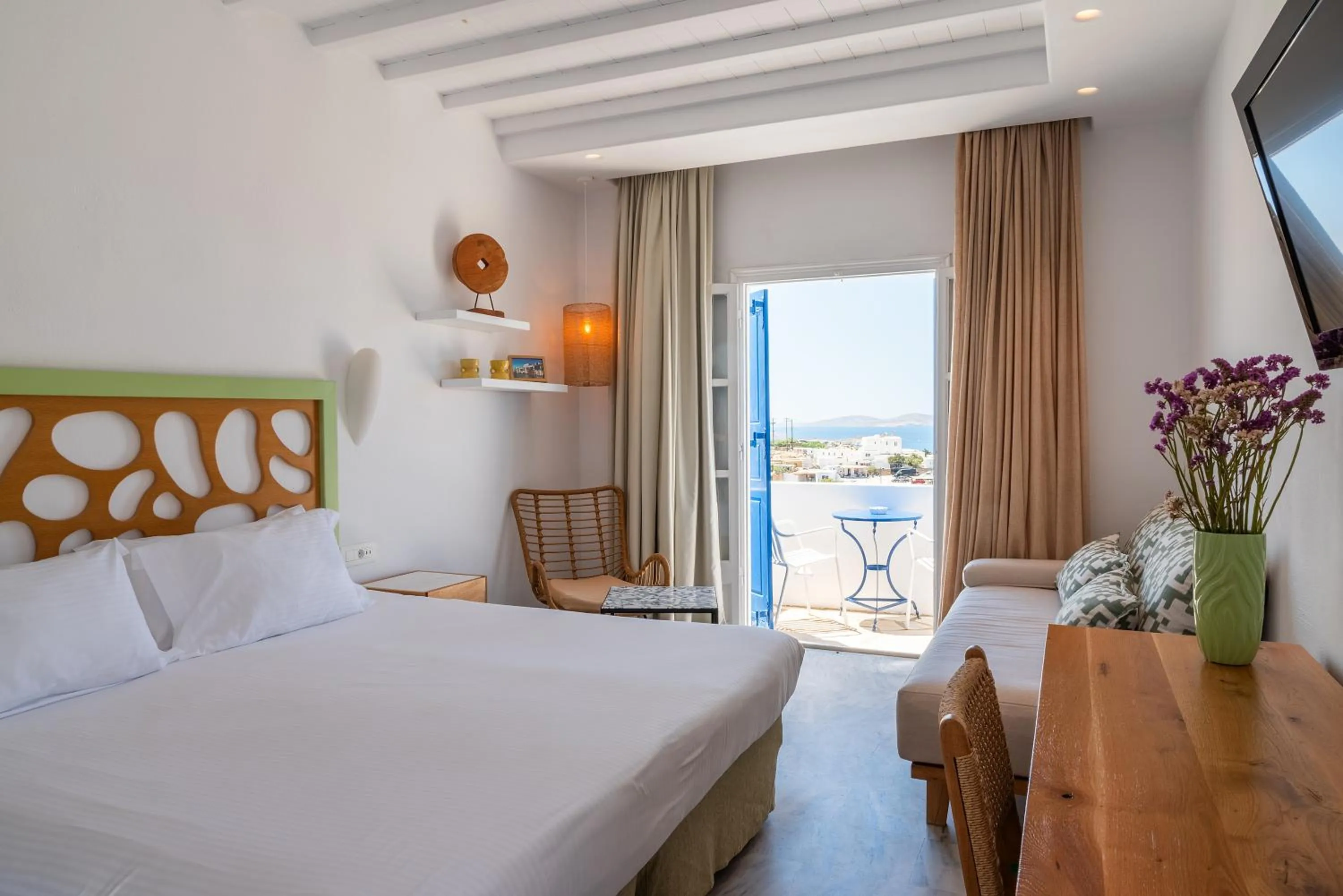 Photo of the whole room, Bed in San Antonio Summerland