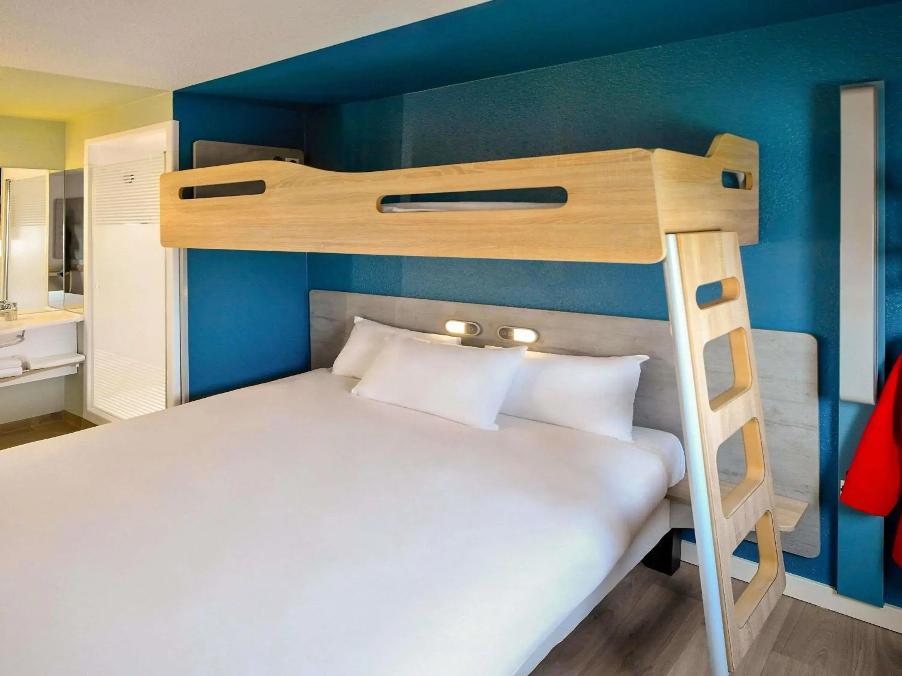 Property building, Bed in ibis Budget Le Treport Mers Les Bains Property building, Bed in ibis Budget Le Treport Mers Les Bains