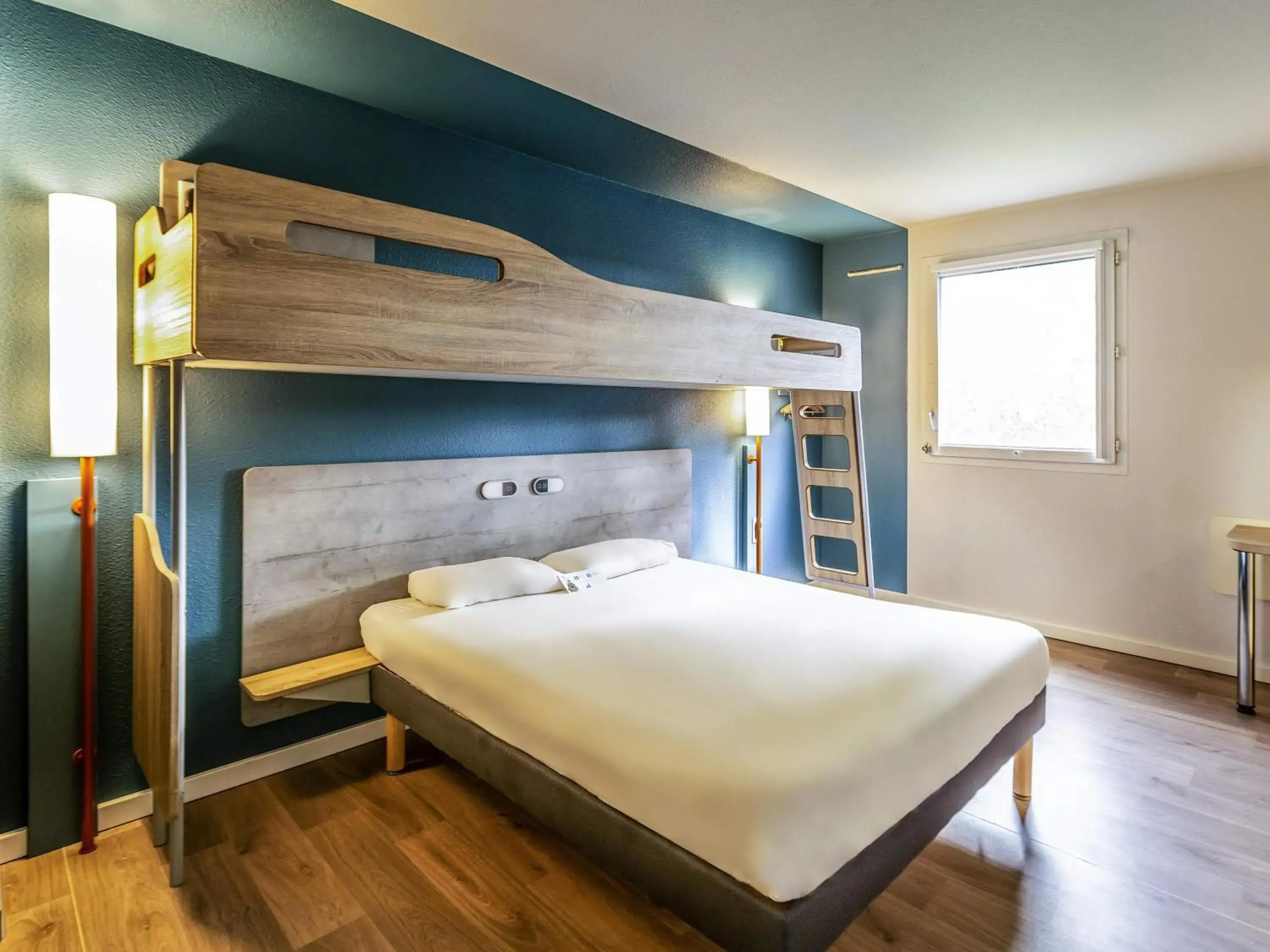 Bedroom, Bed in ibis Budget Le Treport Mers Les Bains Bedroom, Bed in ibis Budget Le Treport Mers Les Bains