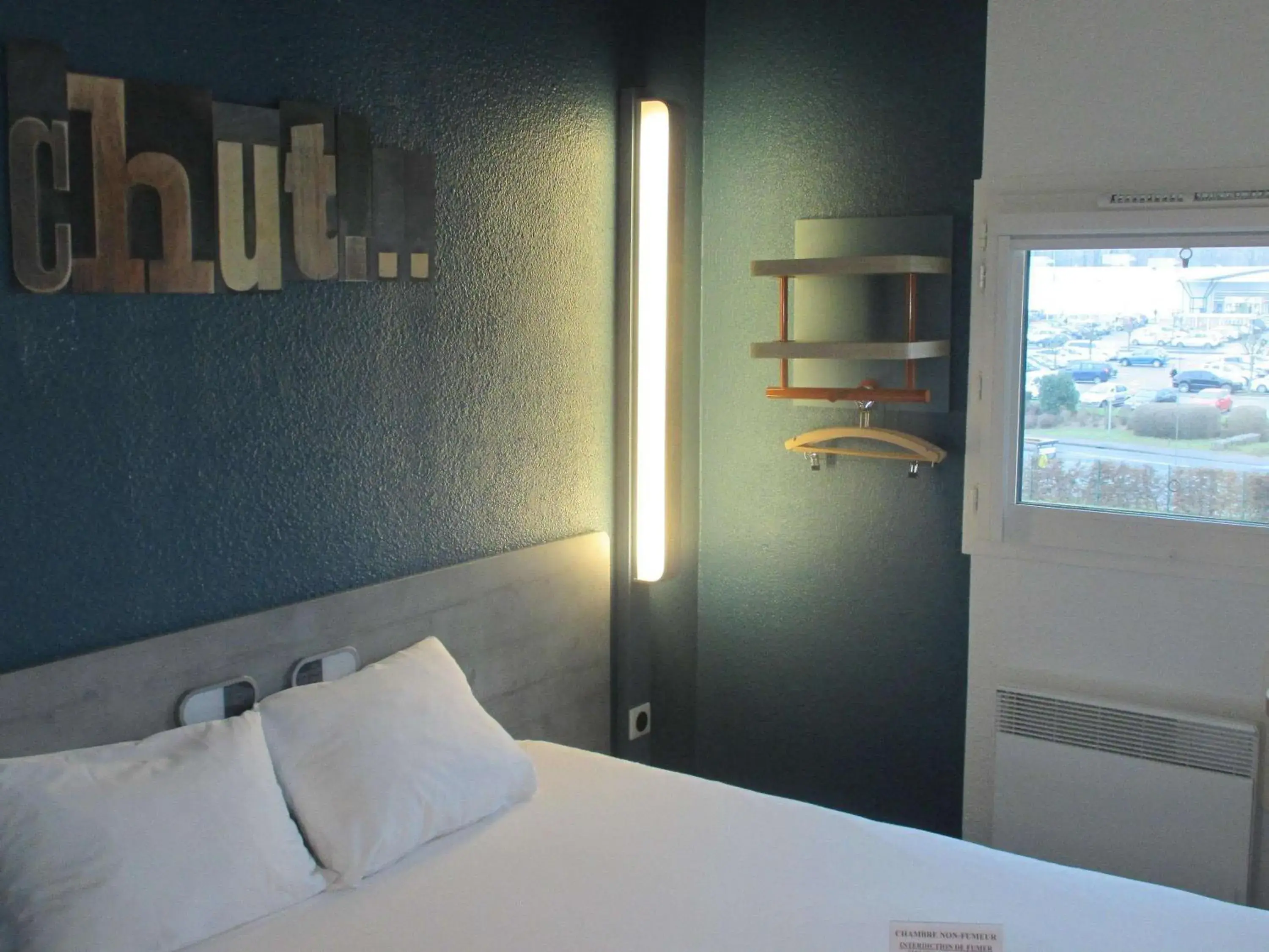 Bedroom, Bed in ibis Budget Le Treport Mers Les Bains Bedroom, Bed in ibis Budget Le Treport Mers Les Bains