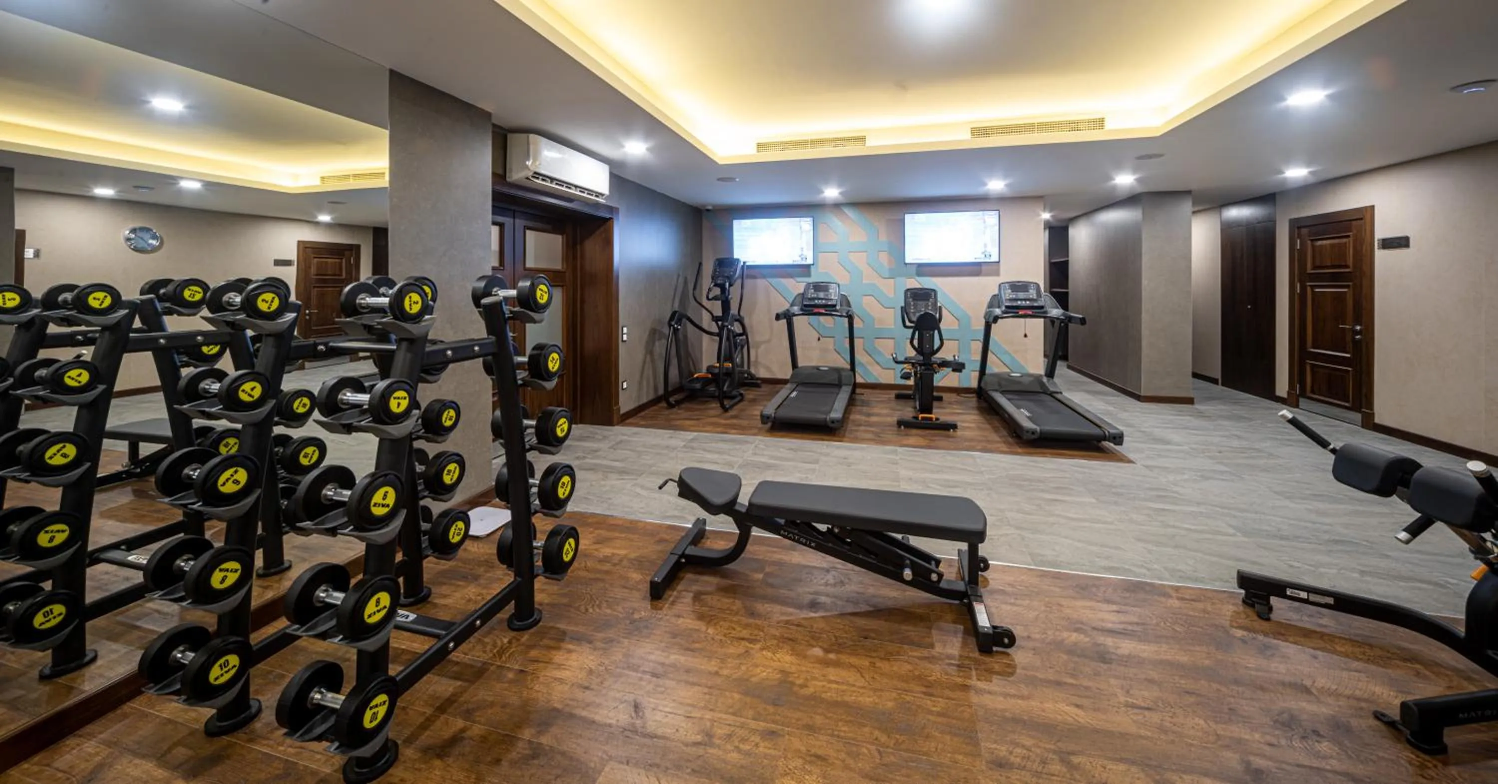 Fitness centre/facilities in Manor Hotel