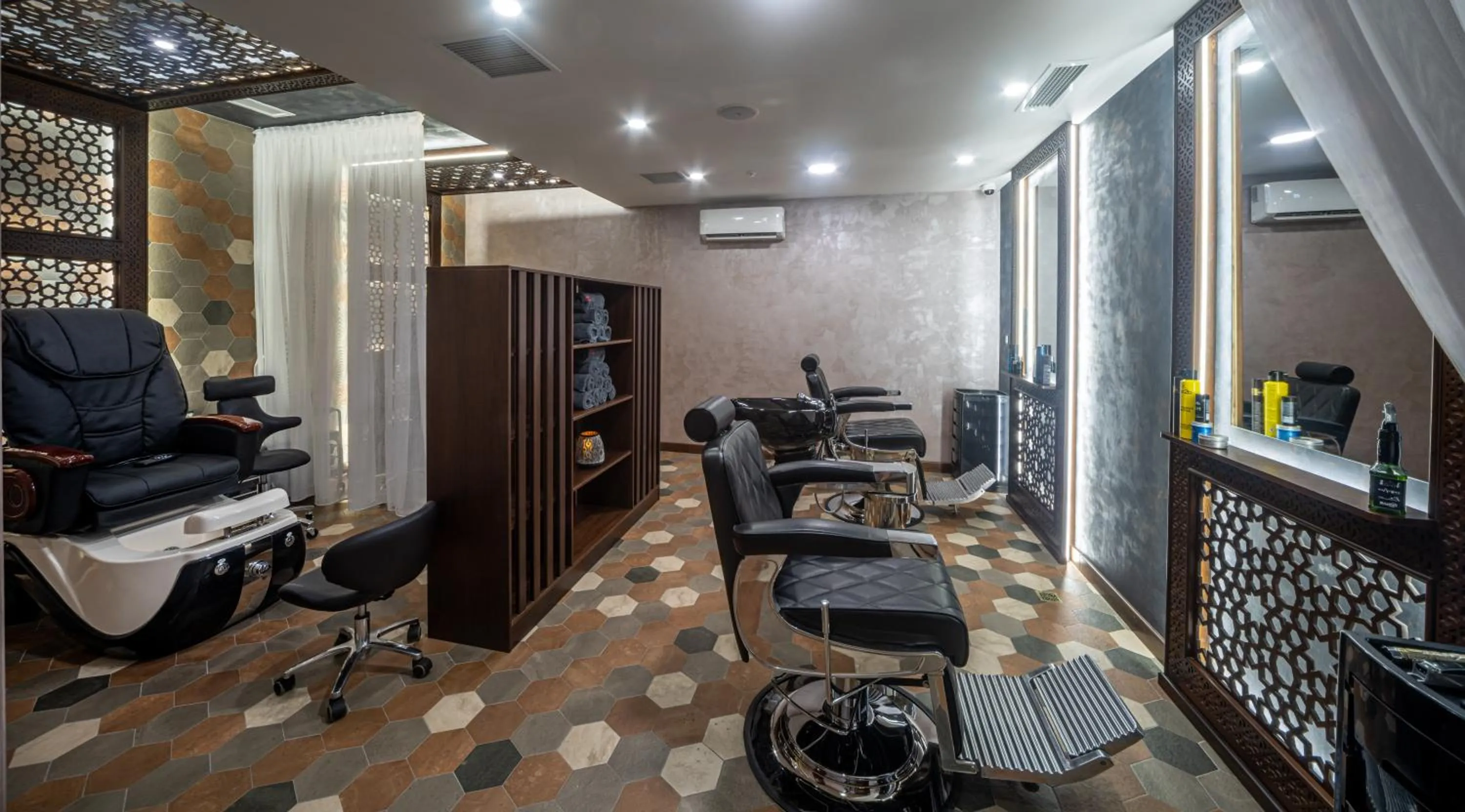 Spa and wellness centre/facilities in Manor Hotel