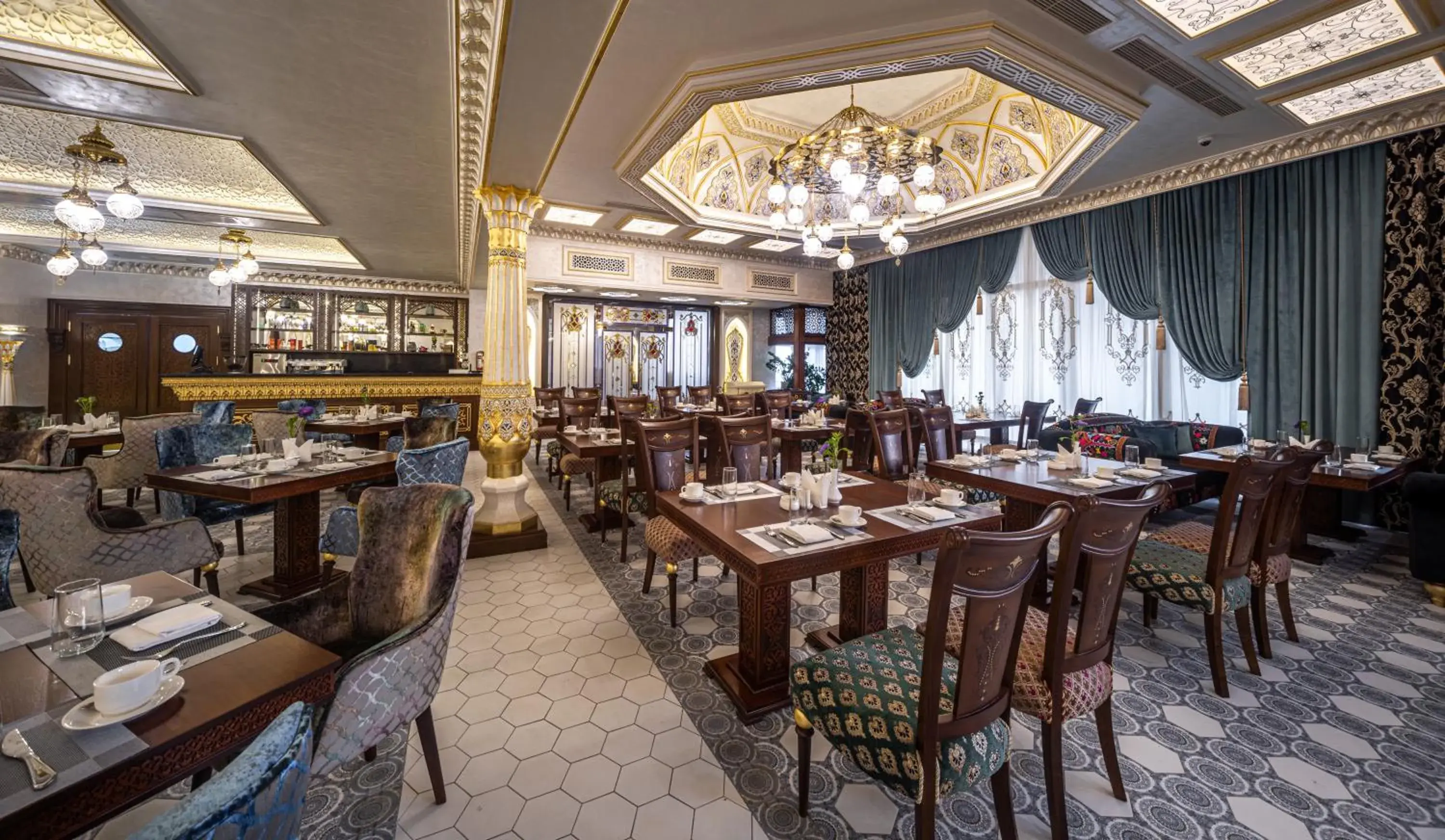 Restaurant/places to eat in Manor Hotel Restaurant/places to eat in Manor Hotel