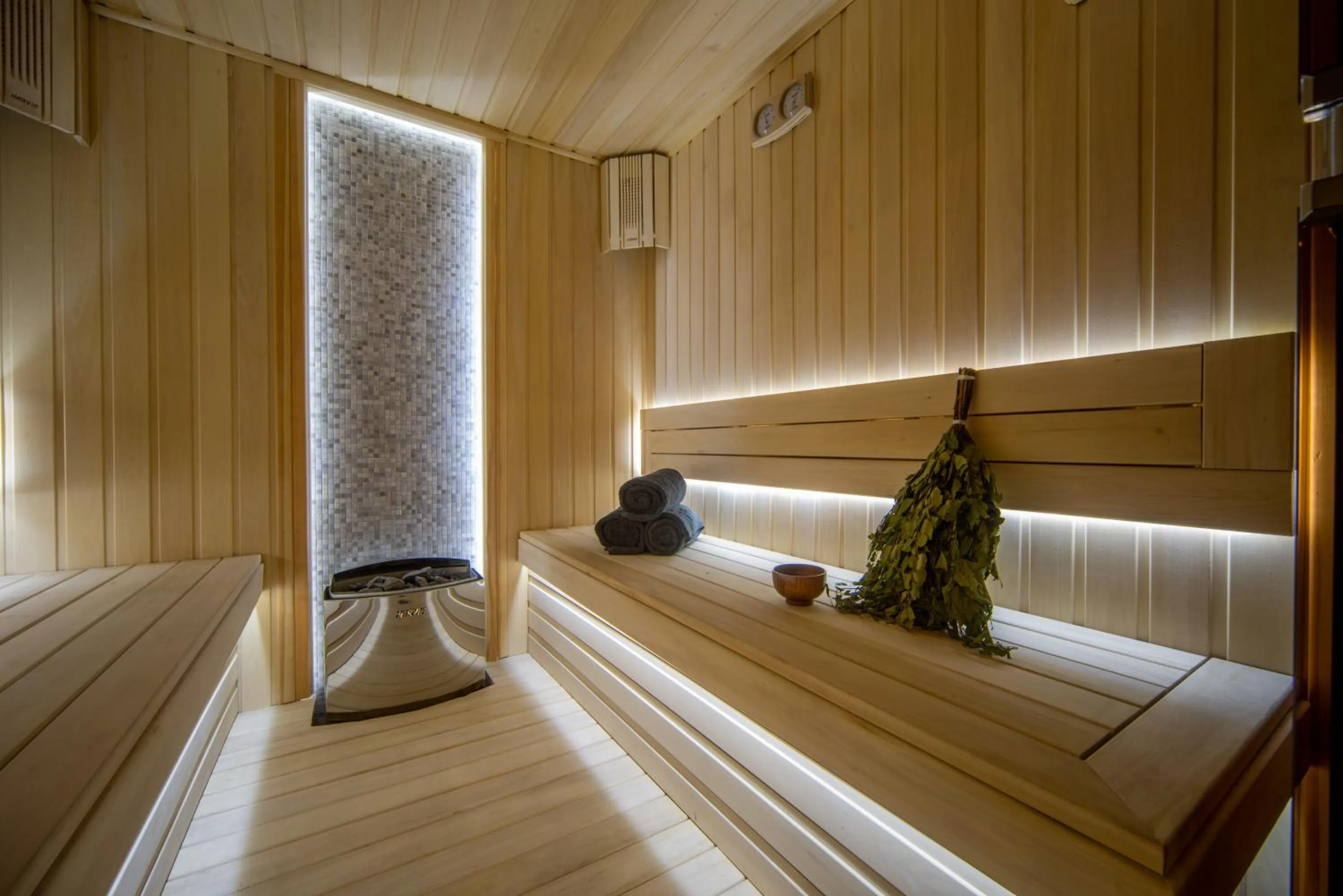 Sauna, Bed in Manor Hotel
