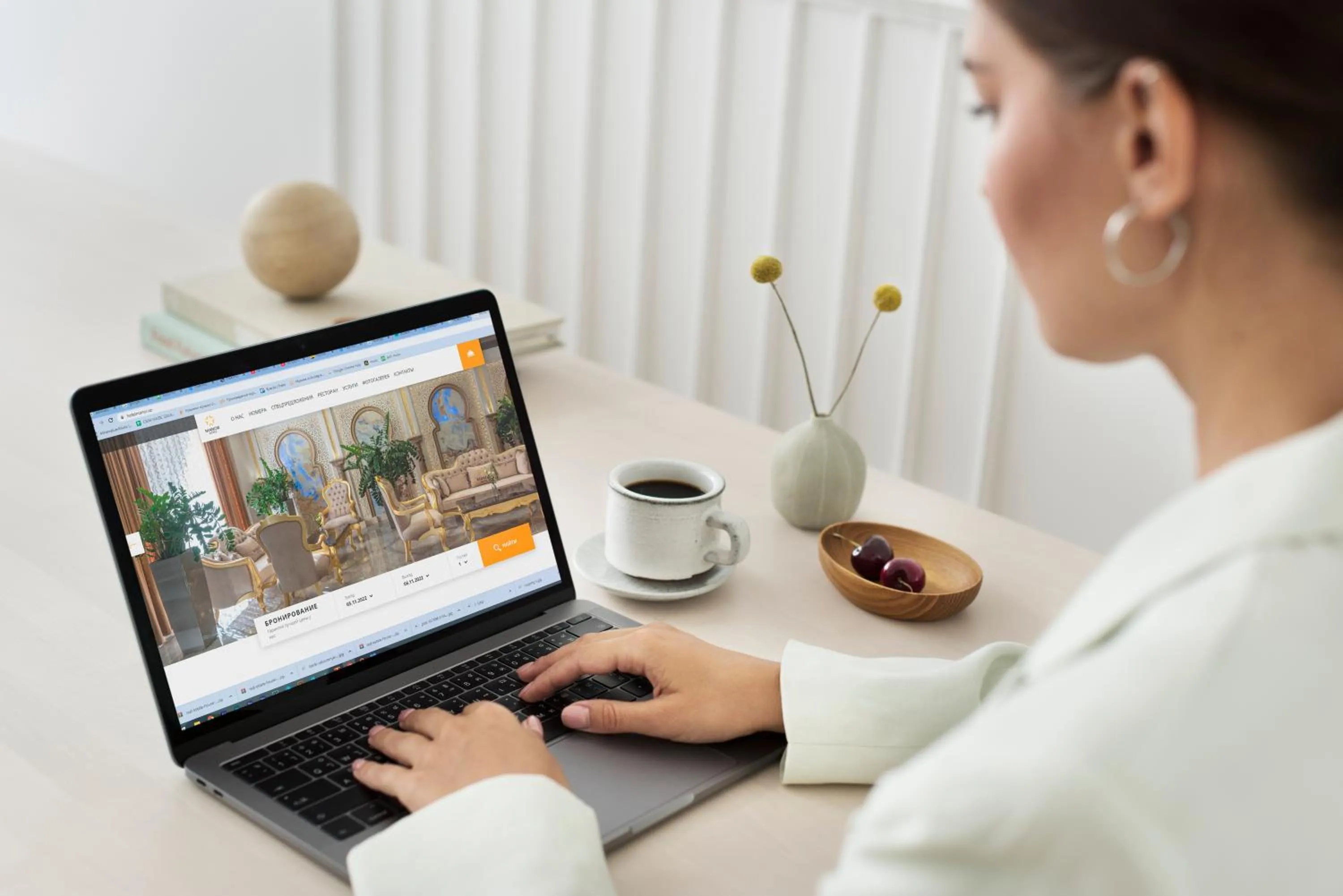 Property building in Manor Hotel