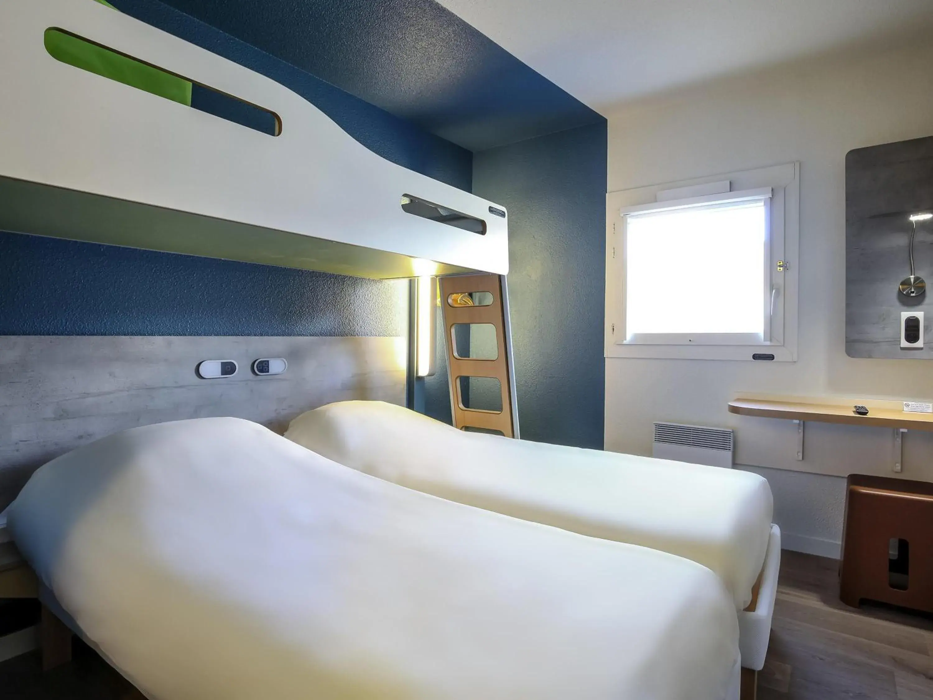Double Room with Bunk Bed in Hotel Ibis Budget Abbeville Double Room with Bunk Bed in Hotel Ibis Budget Abbeville