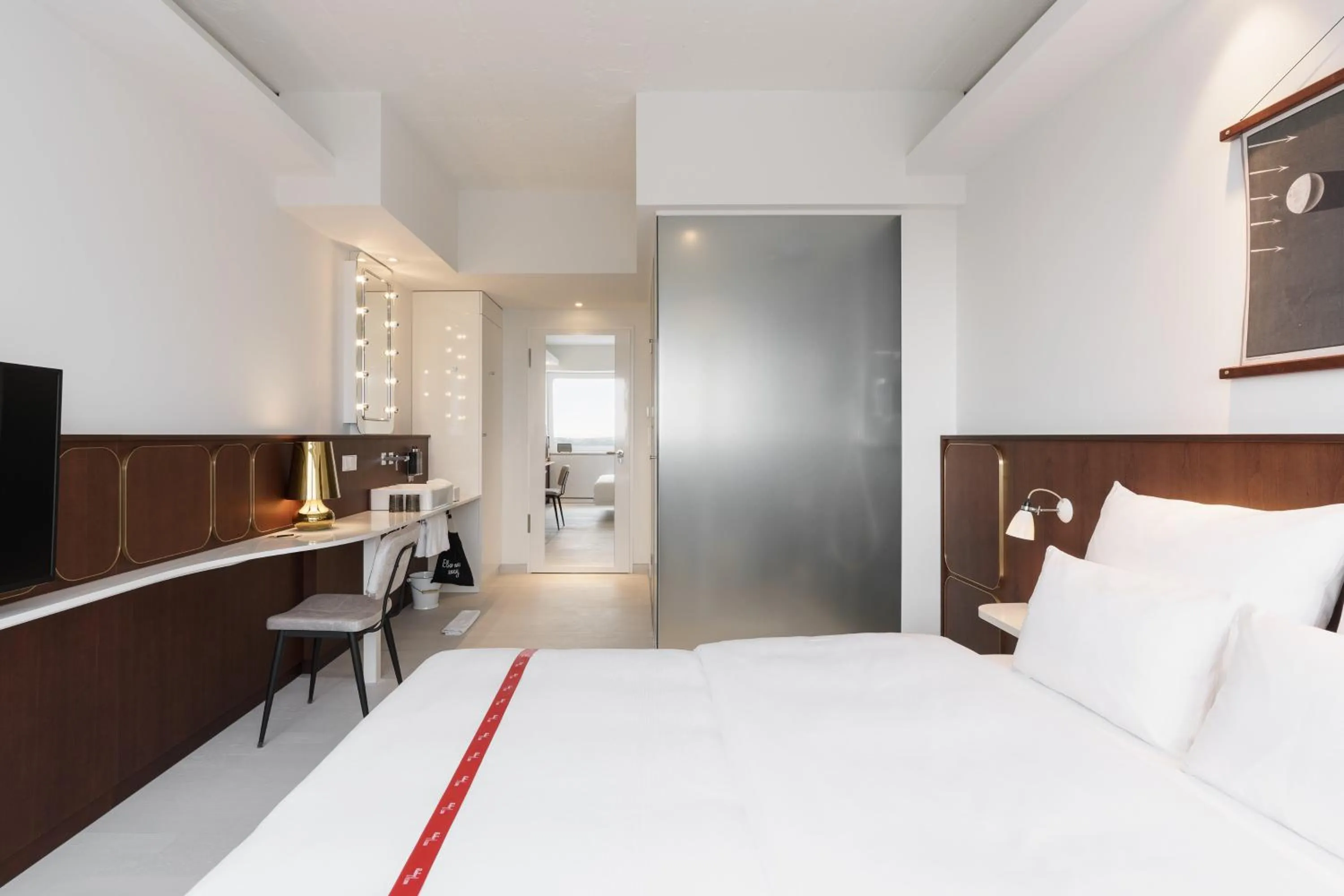 Photo of the whole room, Bed in Ruby Luna Hotel Dusseldorf