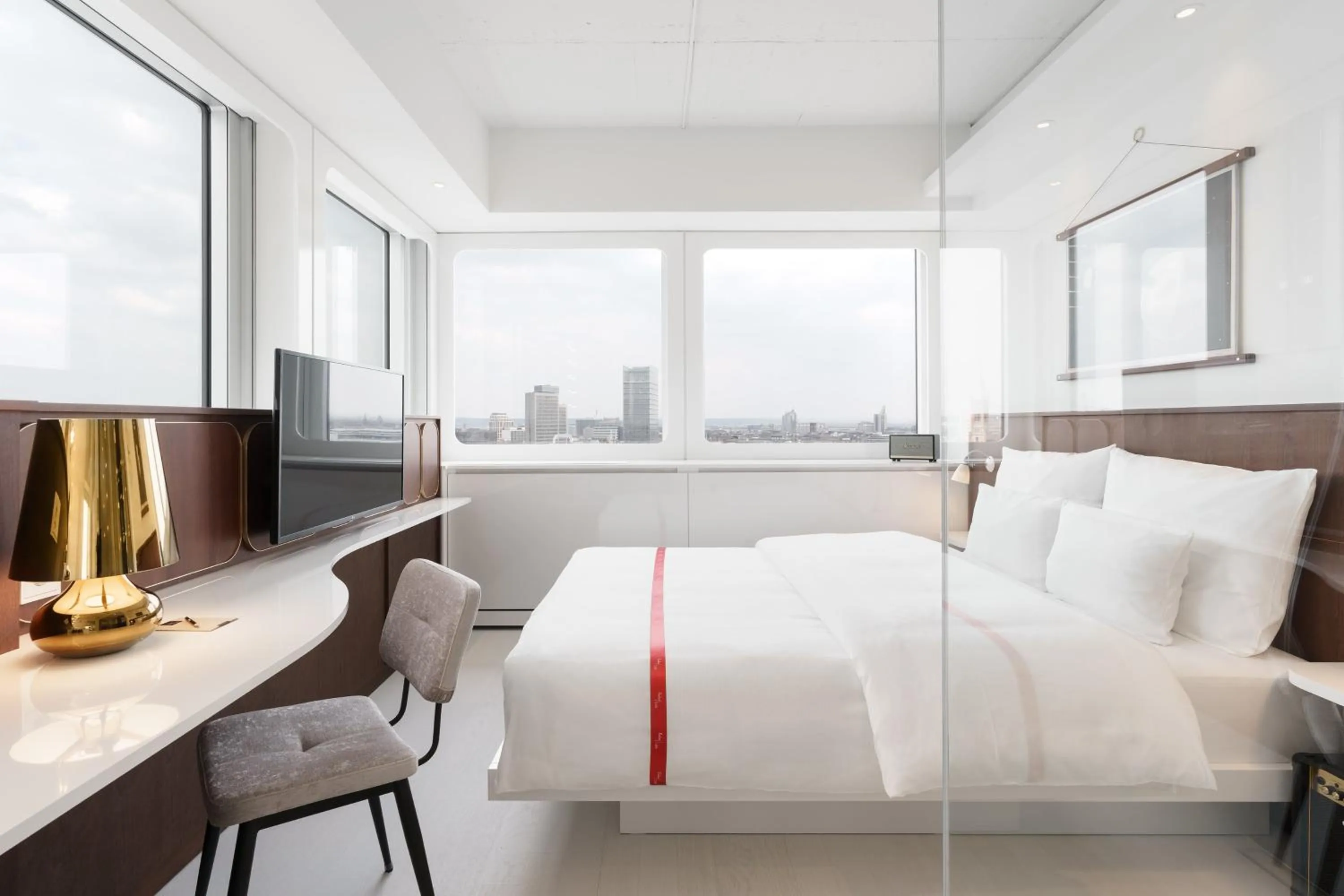 Photo of the whole room, Bed in Ruby Luna Hotel Dusseldorf