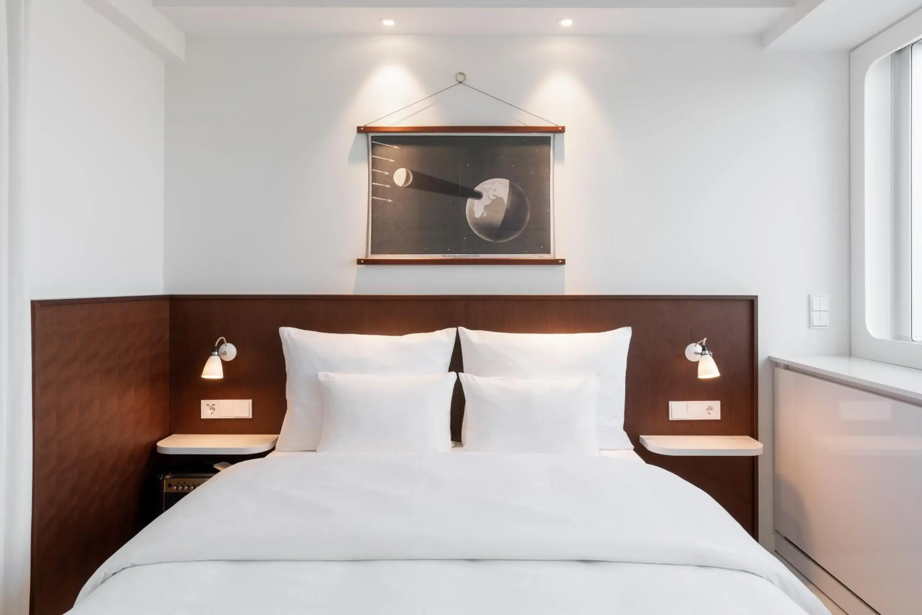 Photo of the whole room, Bed in Ruby Luna Hotel Dusseldorf Photo of the whole room, Bed in Ruby Luna Hotel Dusseldorf