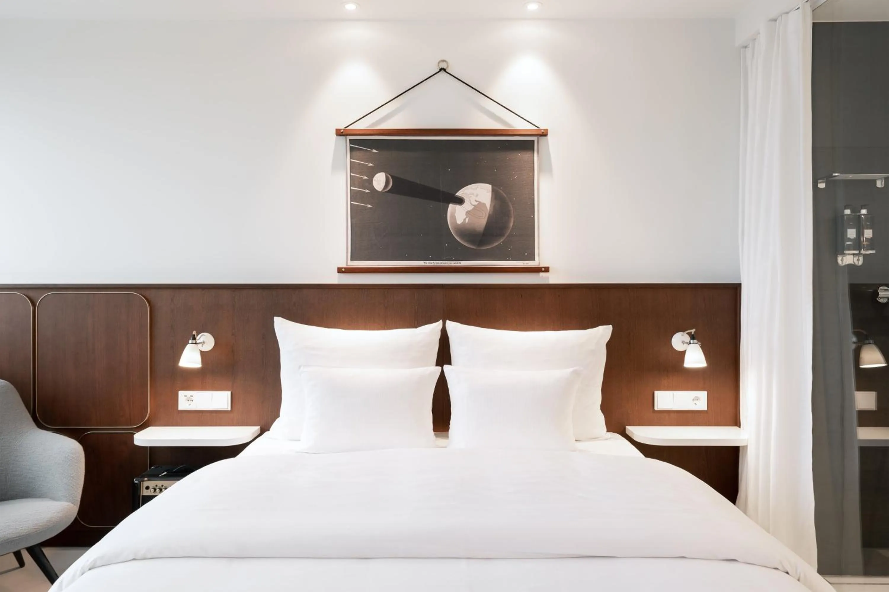 Photo of the whole room, Bed in Ruby Luna Hotel Dusseldorf