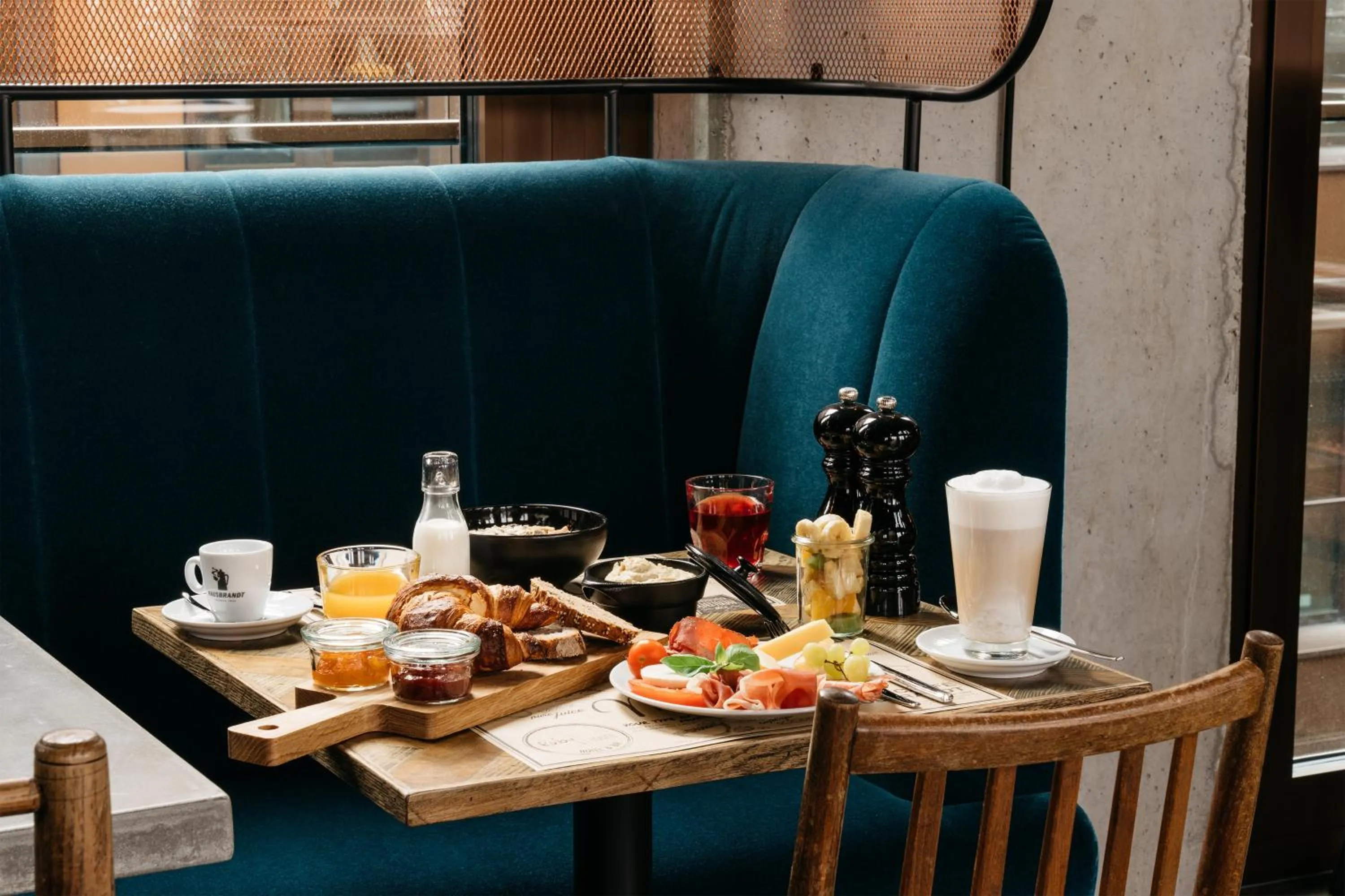 Breakfast in Ruby Louise Hotel Frankfurt