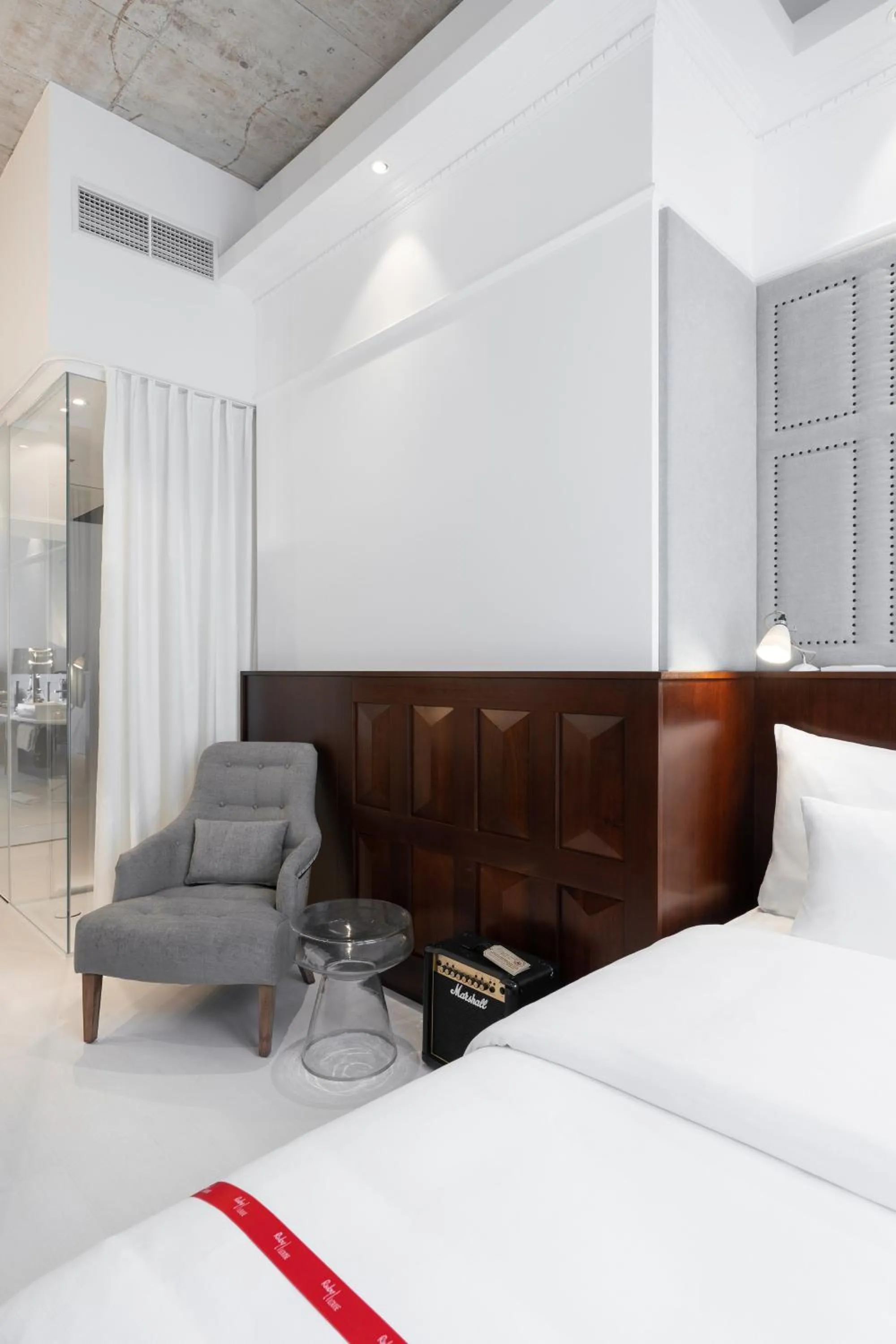 Photo of the whole room, Bed in Ruby Louise Hotel Frankfurt