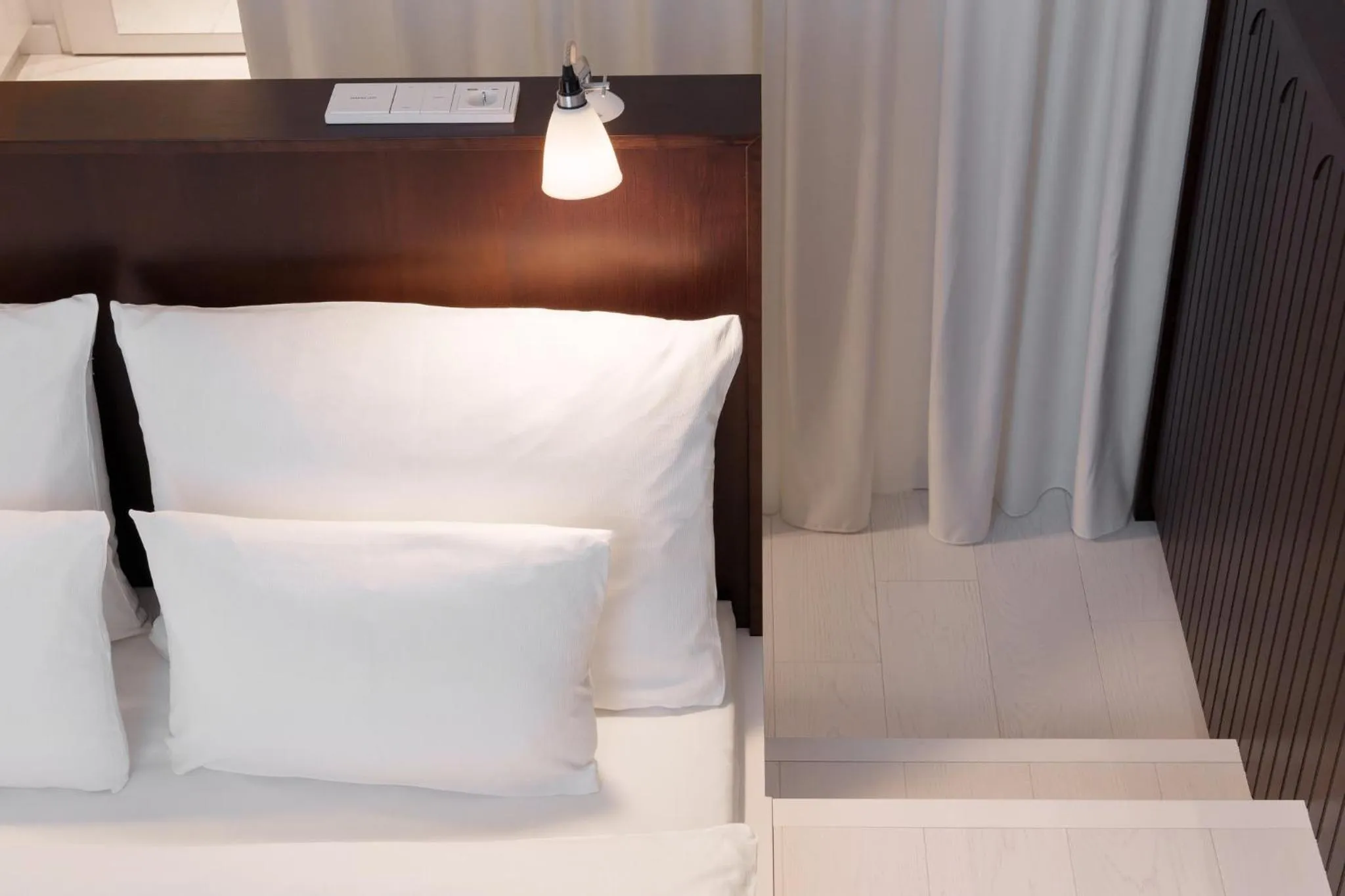 Photo of the whole room, Bed in Ruby Louise Hotel Frankfurt