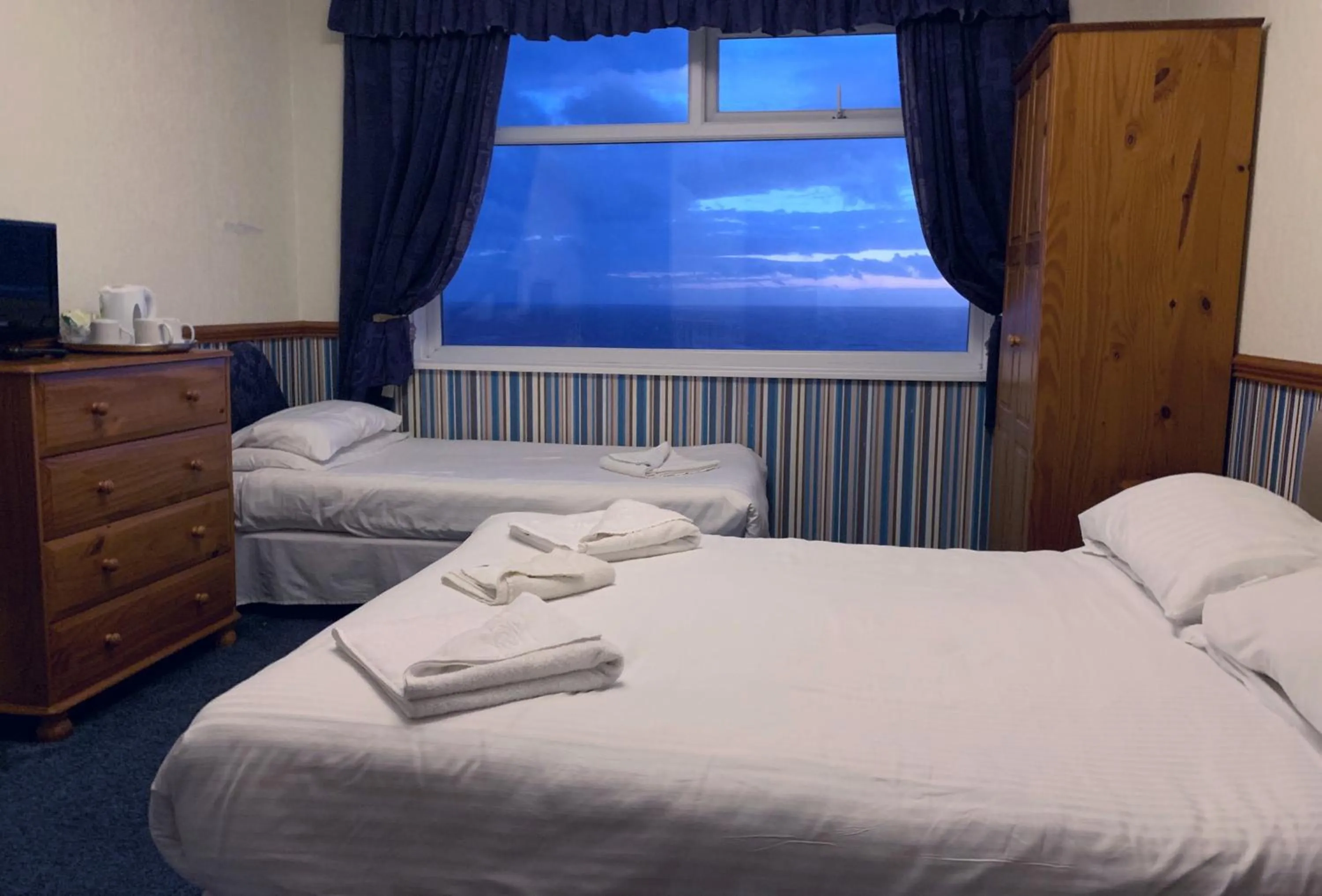 Sea view, Bed in Canasta Hotel