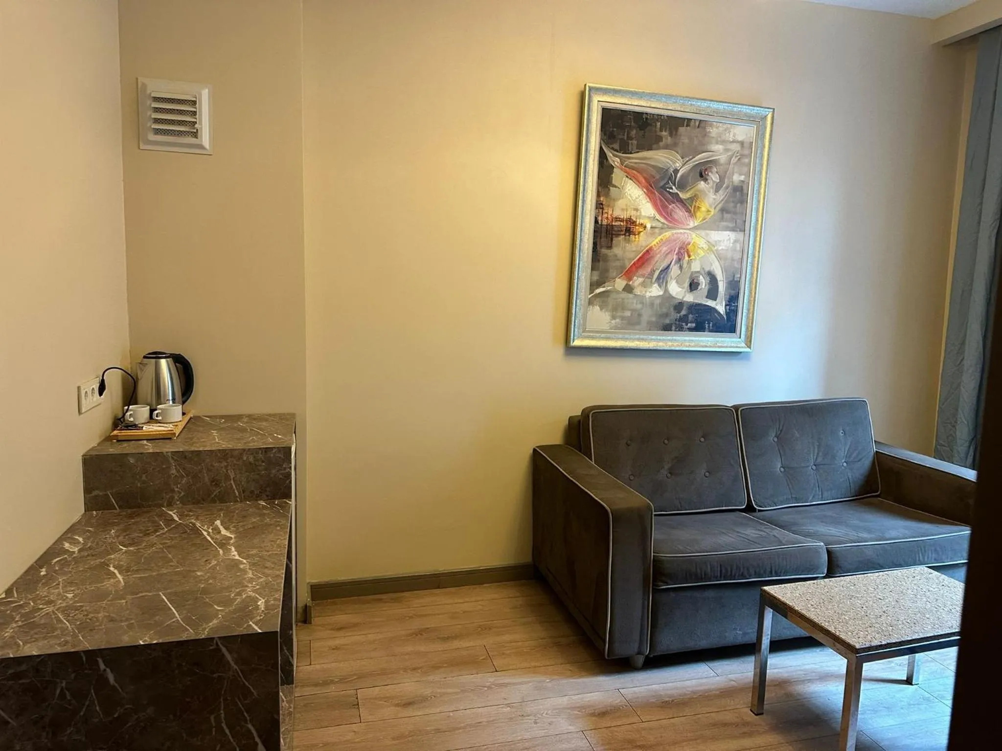 Coffee/tea facilities in Beyoglu Suites Hotel