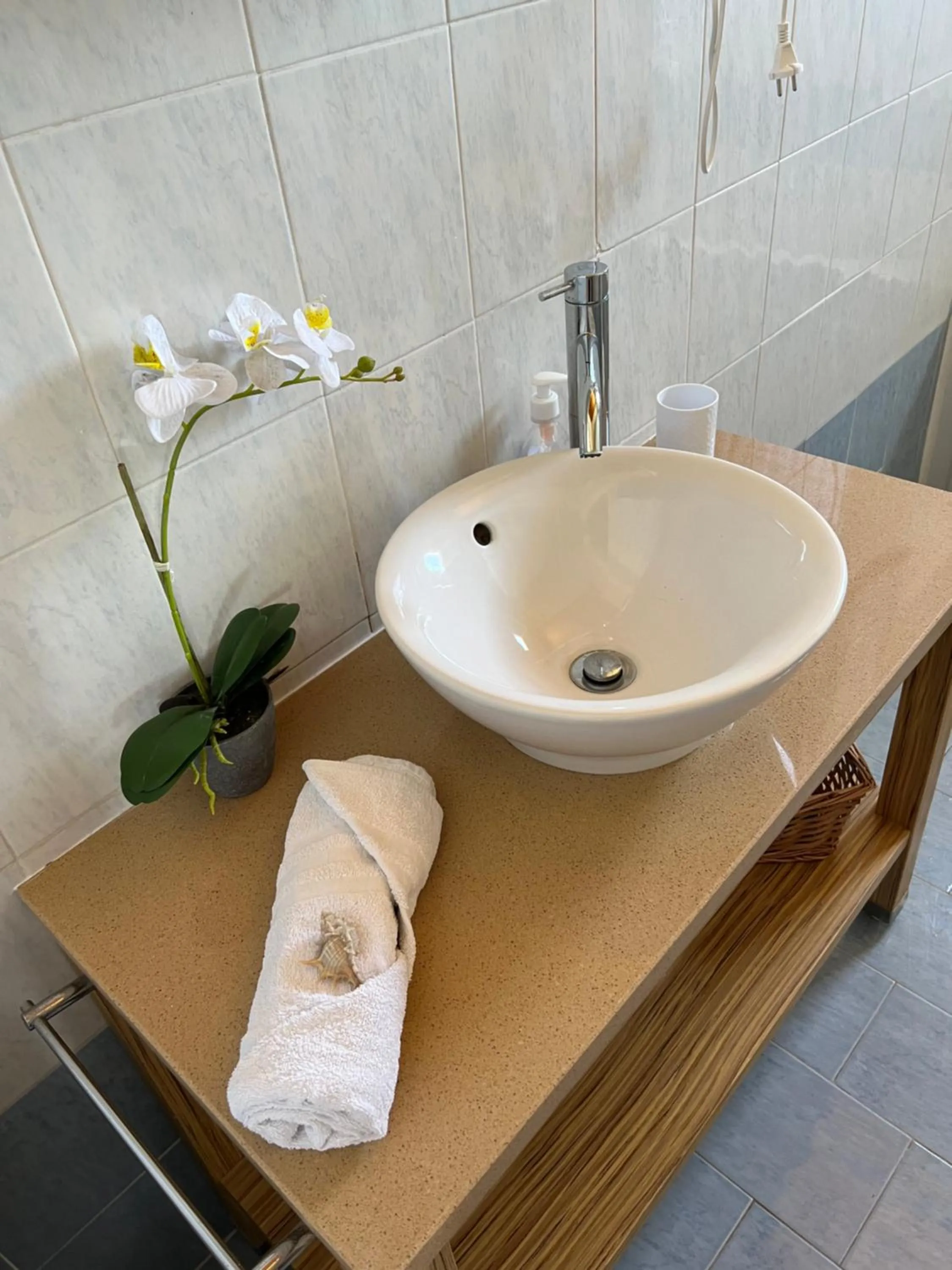 Bathroom in Elves Studios& Apartment's SIDARI