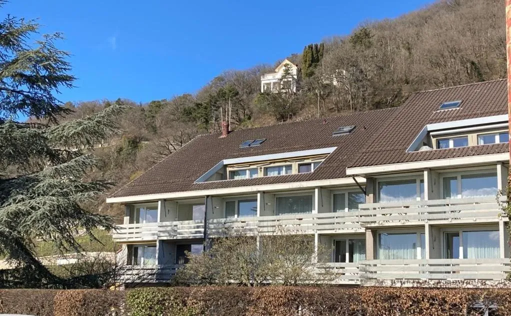 Property building in Fontana Garni