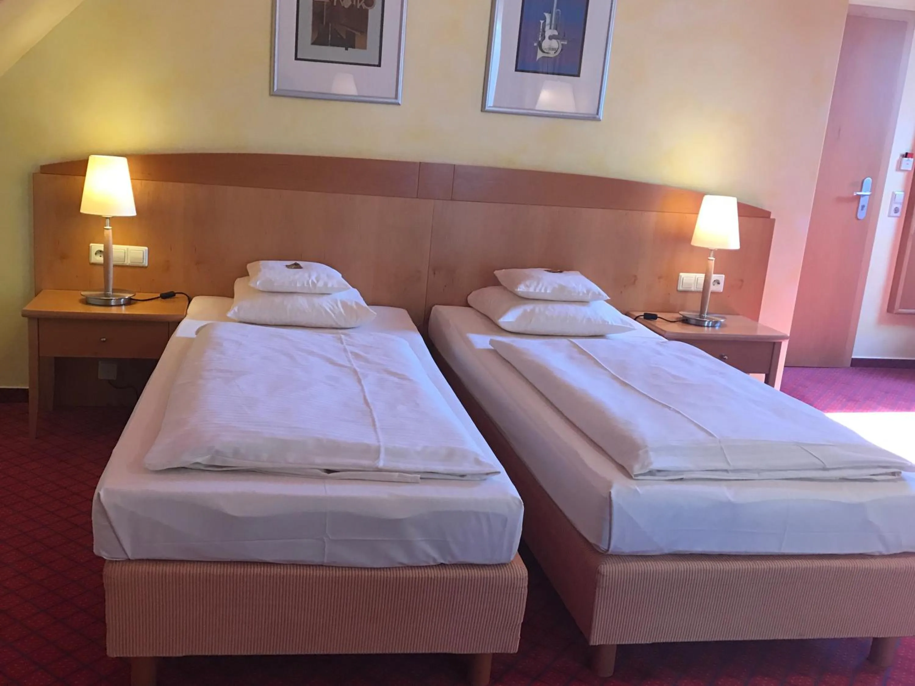 Bed in Businesshotel HEILBRONN- Biberach