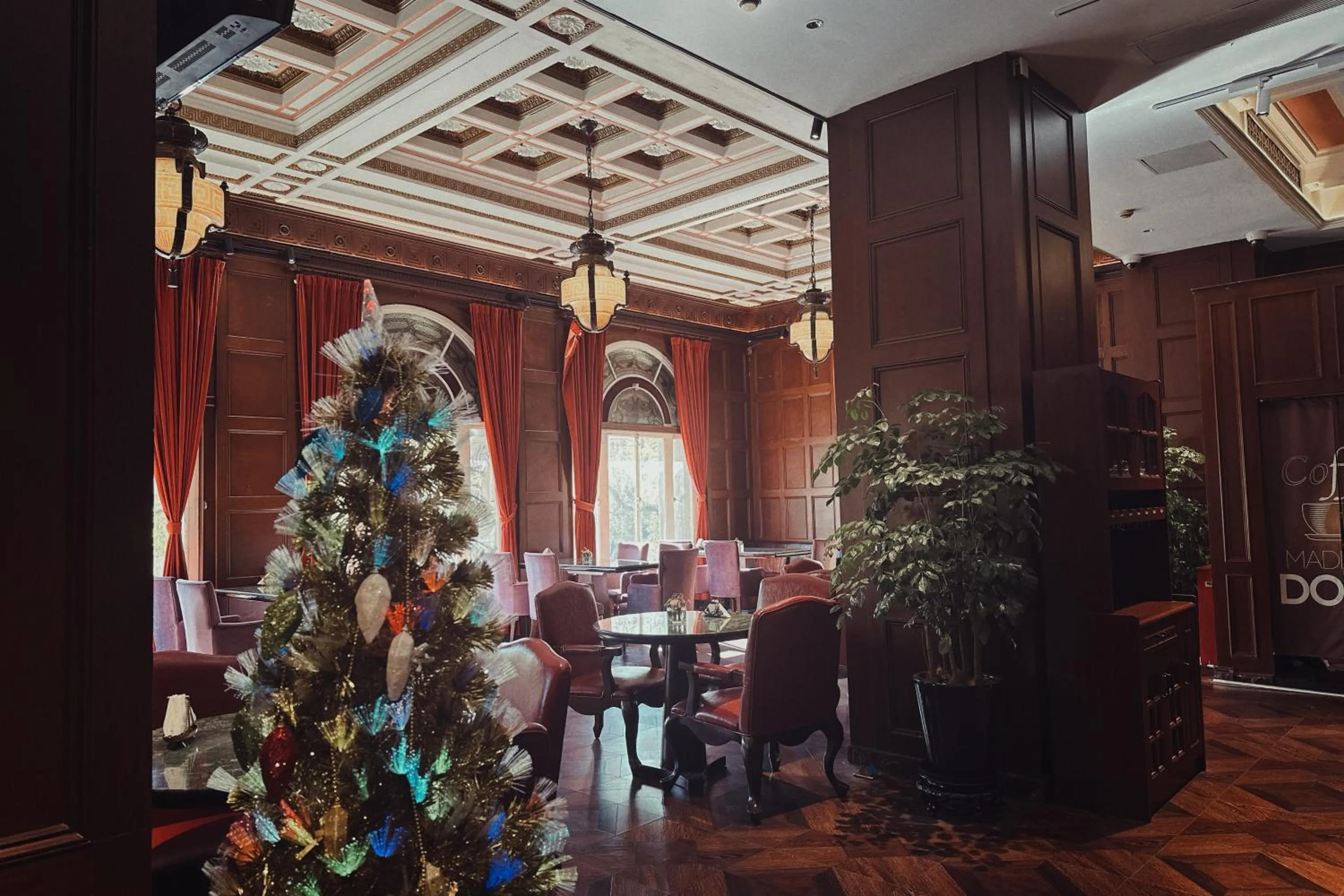 Restaurant/places to eat in Jin Jiang Pacific Hotel