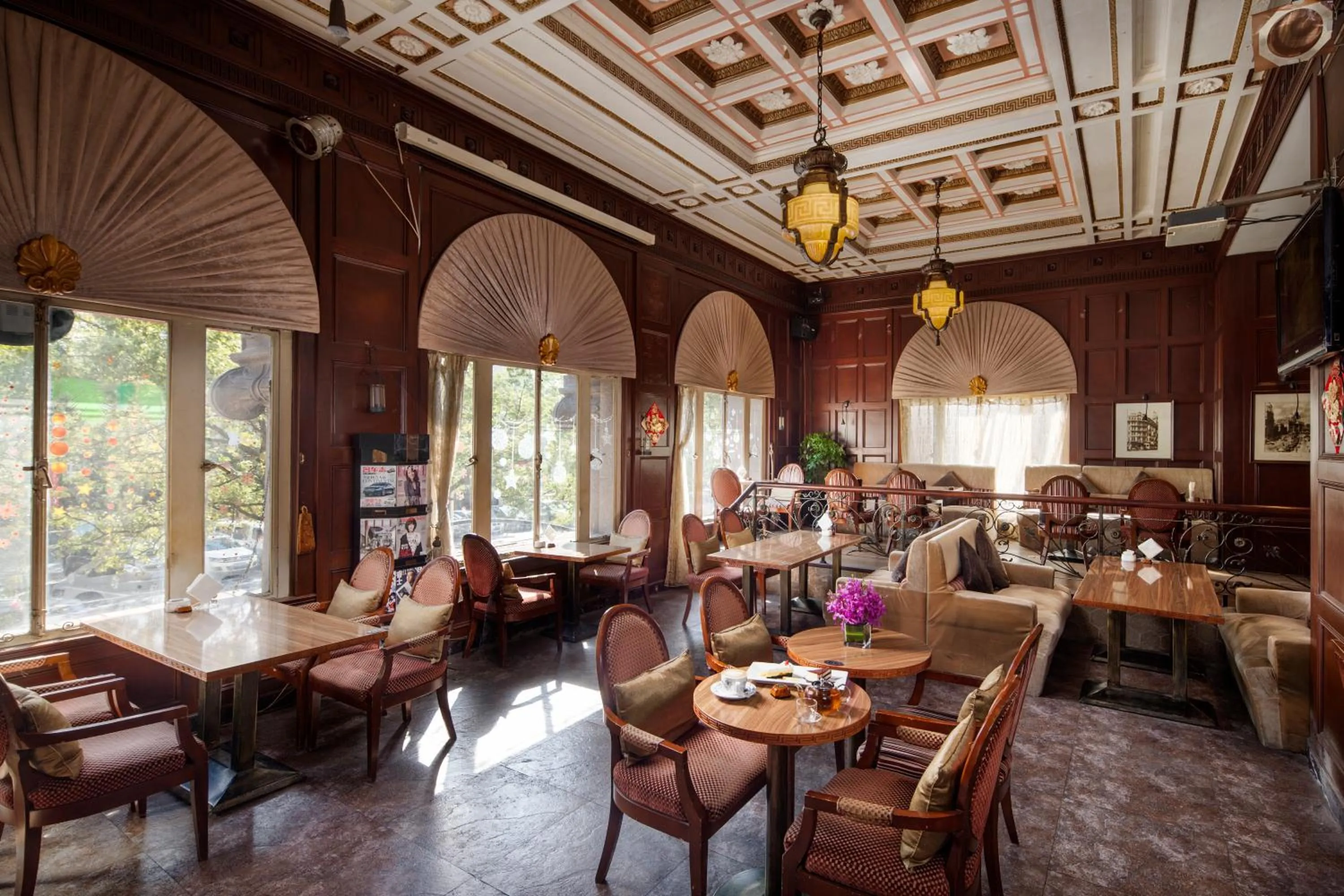 Restaurant/places to eat in Jin Jiang Pacific Hotel