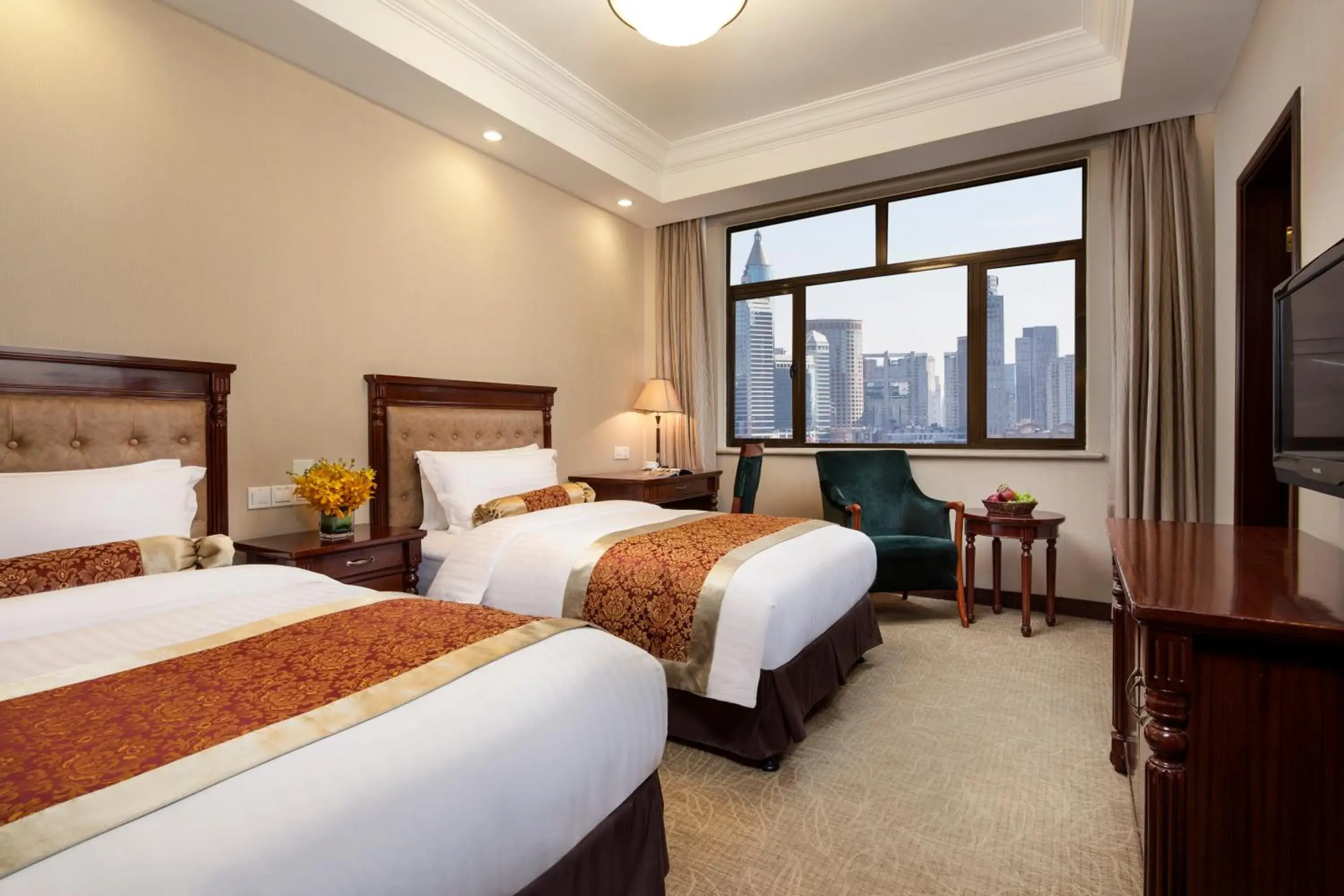 Bed in Jin Jiang Pacific Hotel Bed in Jin Jiang Pacific Hotel