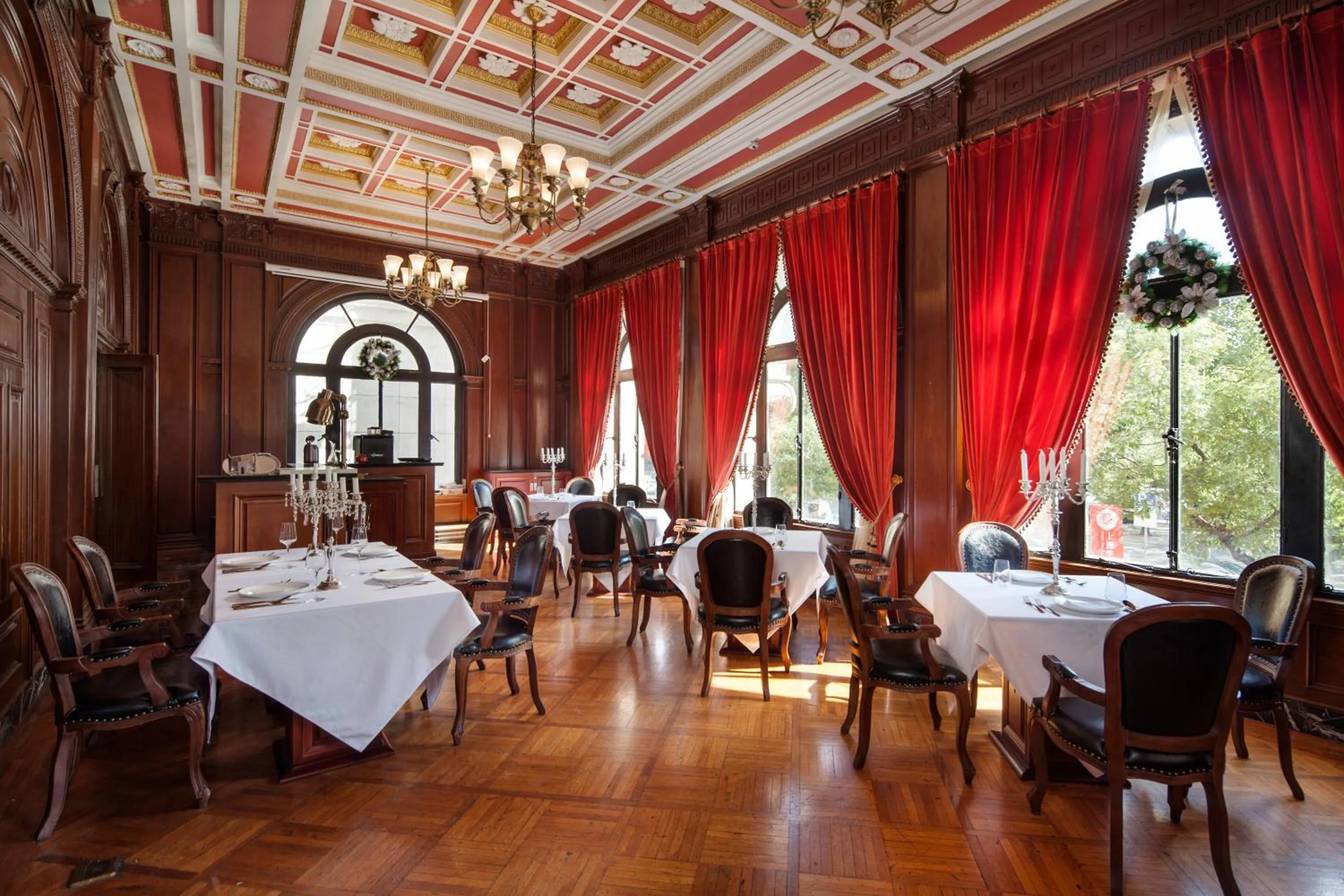 Restaurant/places to eat in Jin Jiang Pacific Hotel