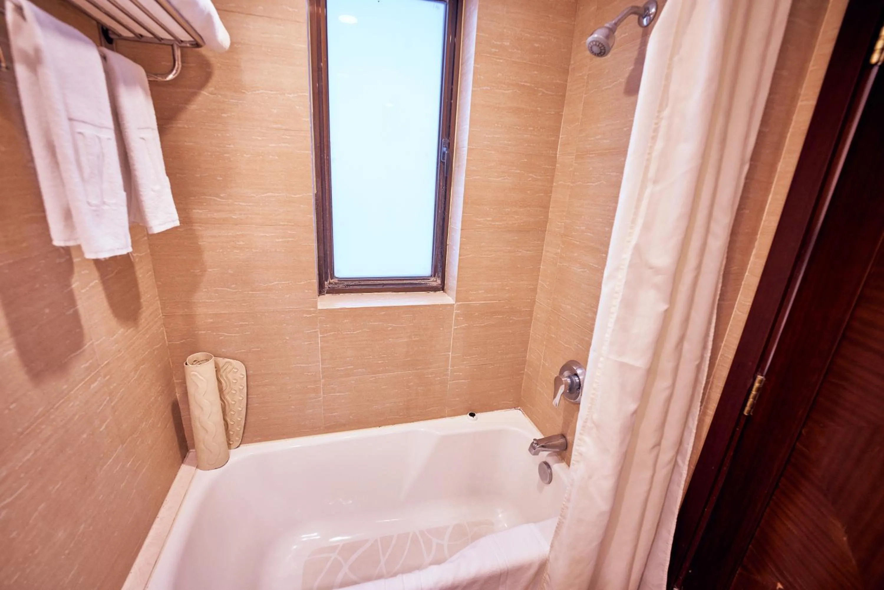 Jin Jiang Pacific Hotel