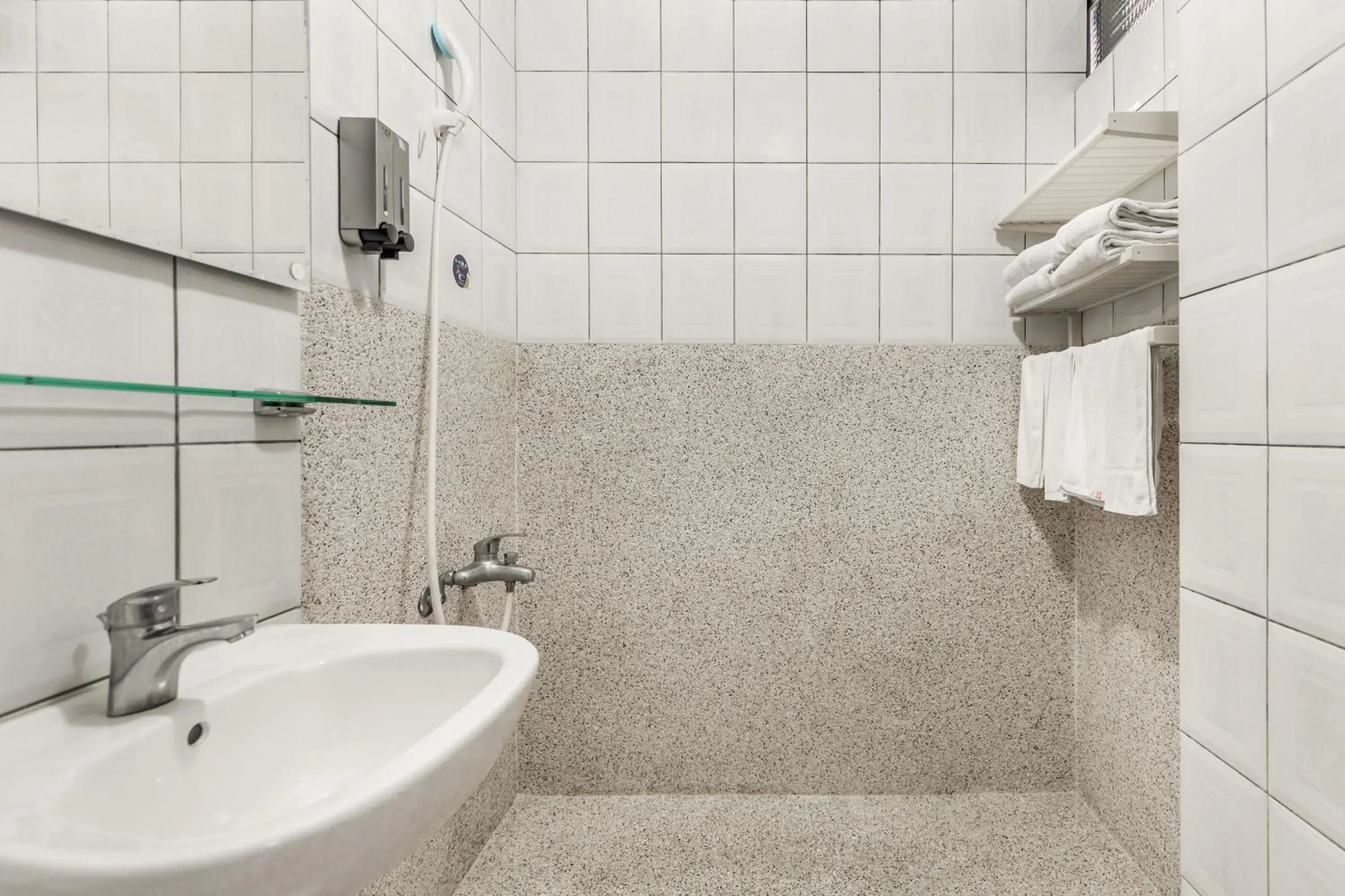 Bathroom in Forever Happiness Hostel