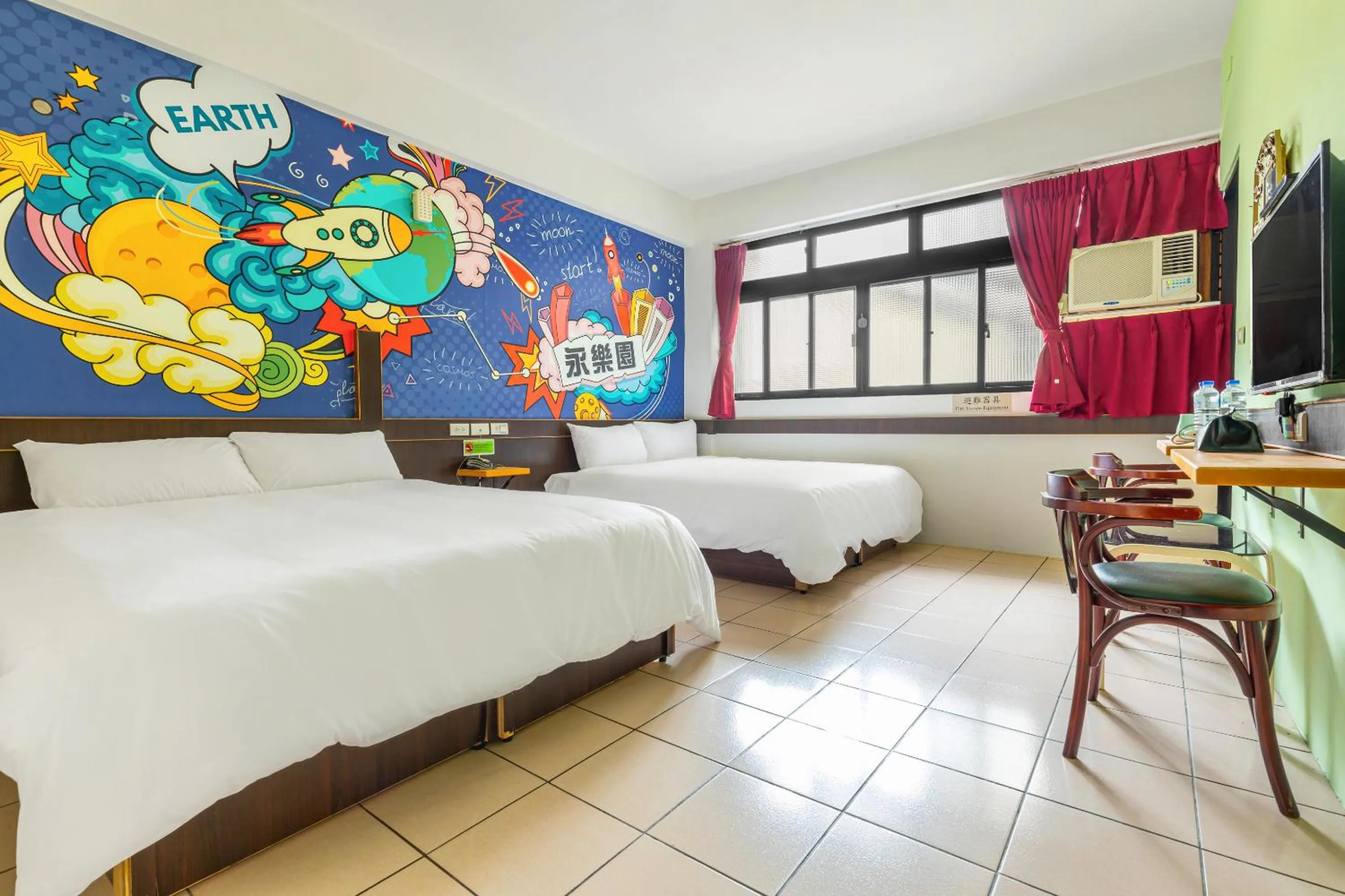 Photo of the whole room, Bed in Forever Happiness Hostel