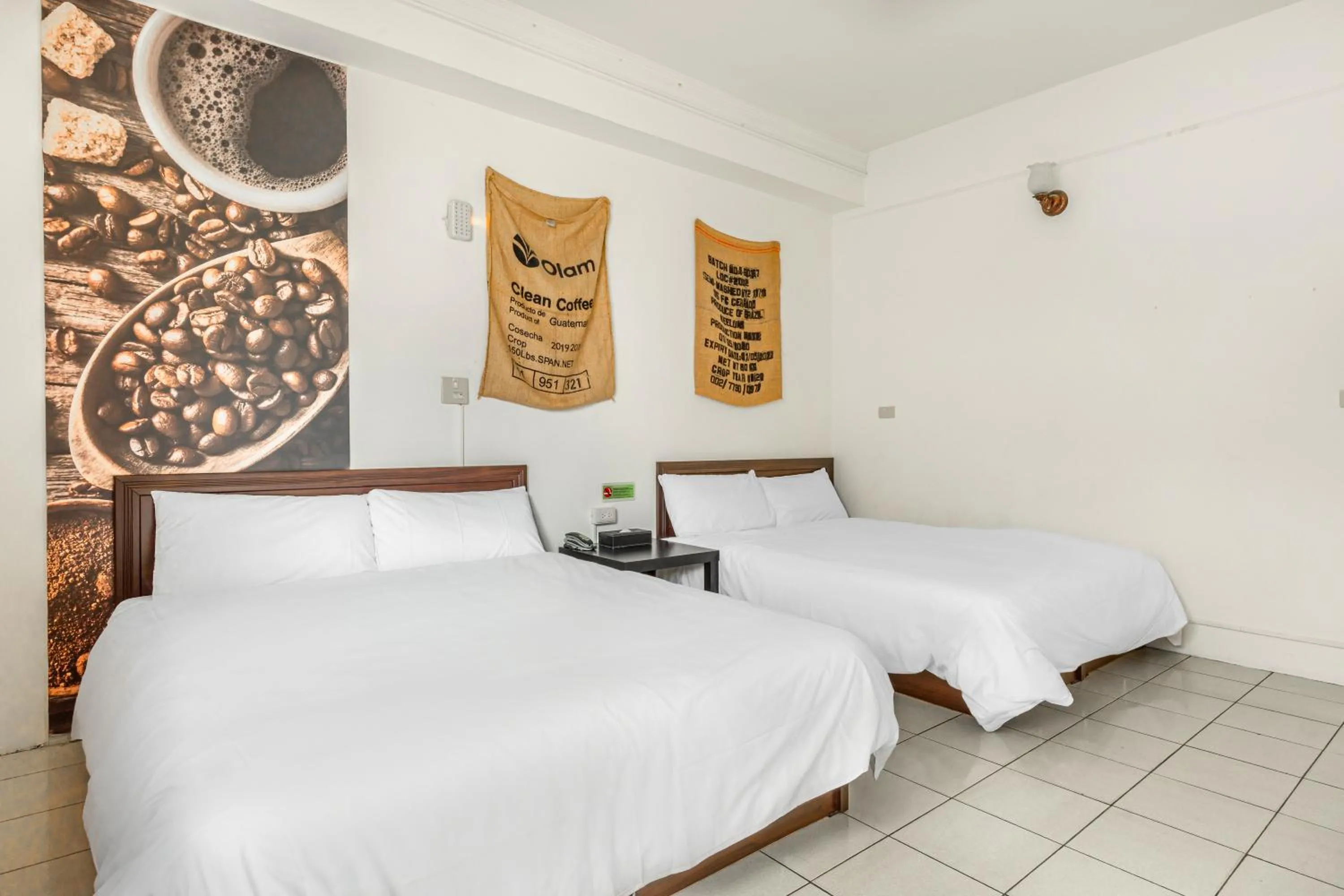 Photo of the whole room, Bed in Forever Happiness Hostel