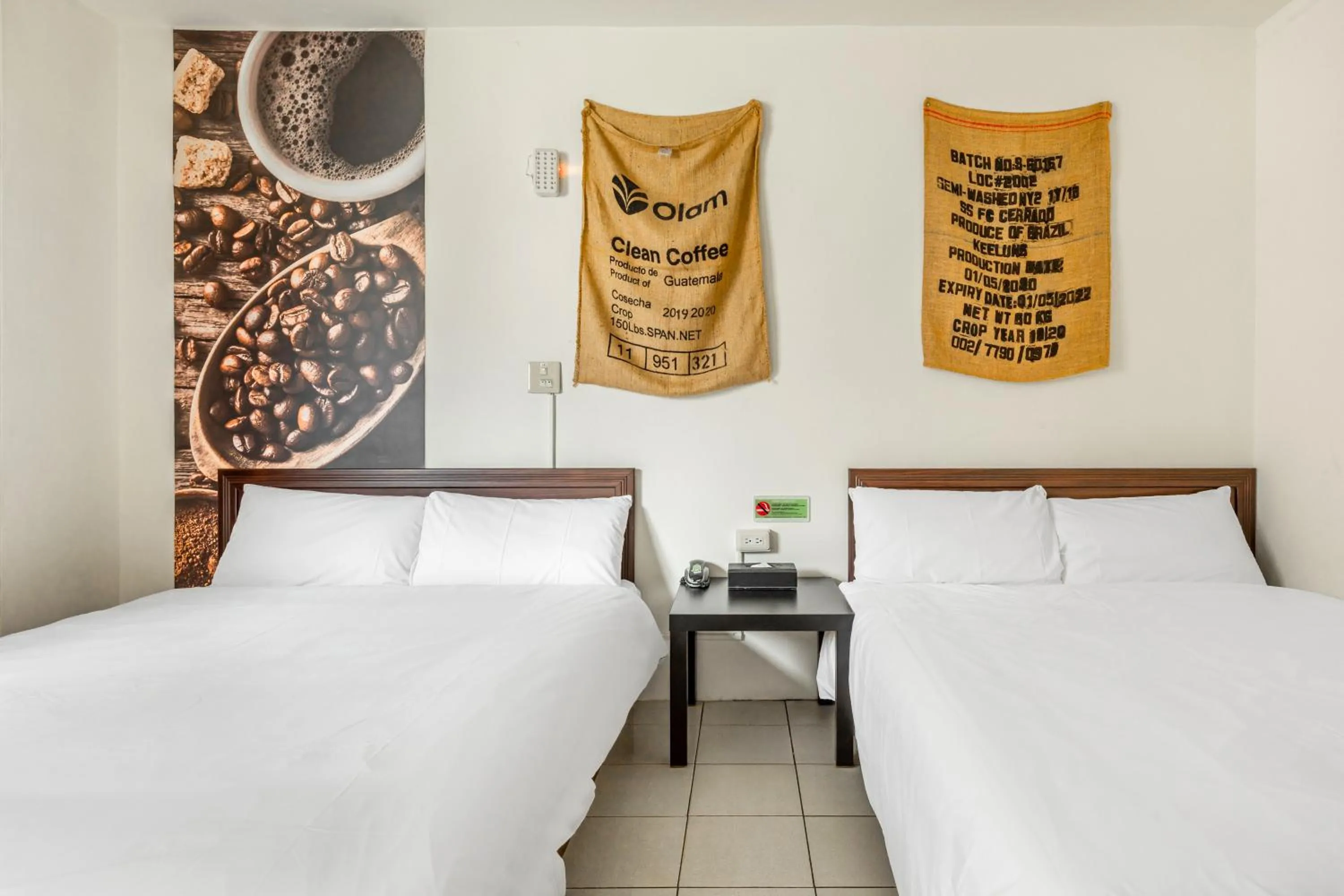 Photo of the whole room, Bed in Forever Happiness Hostel