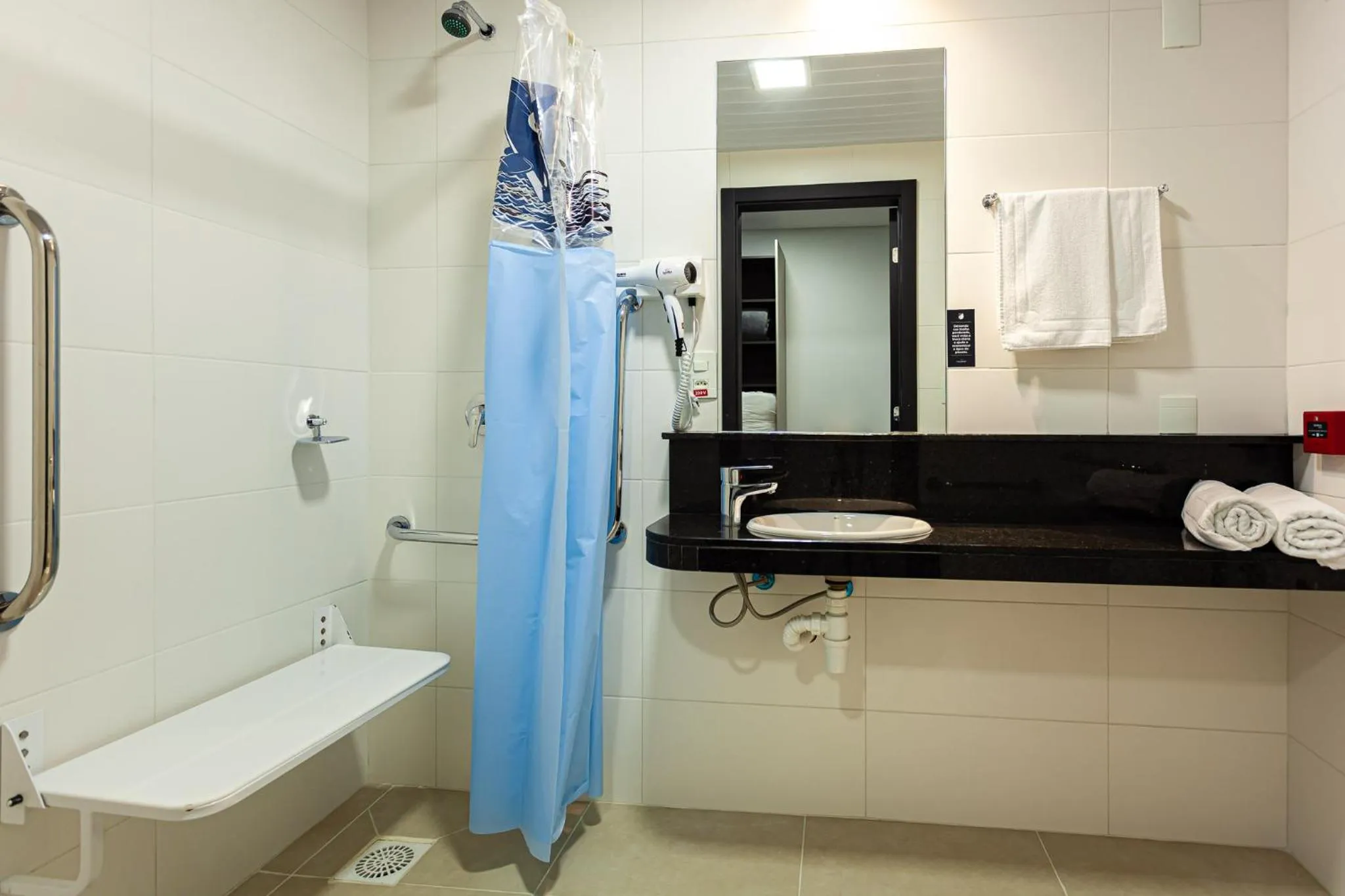 Bathroom in Travel Inn Hotels Caxias do Sul