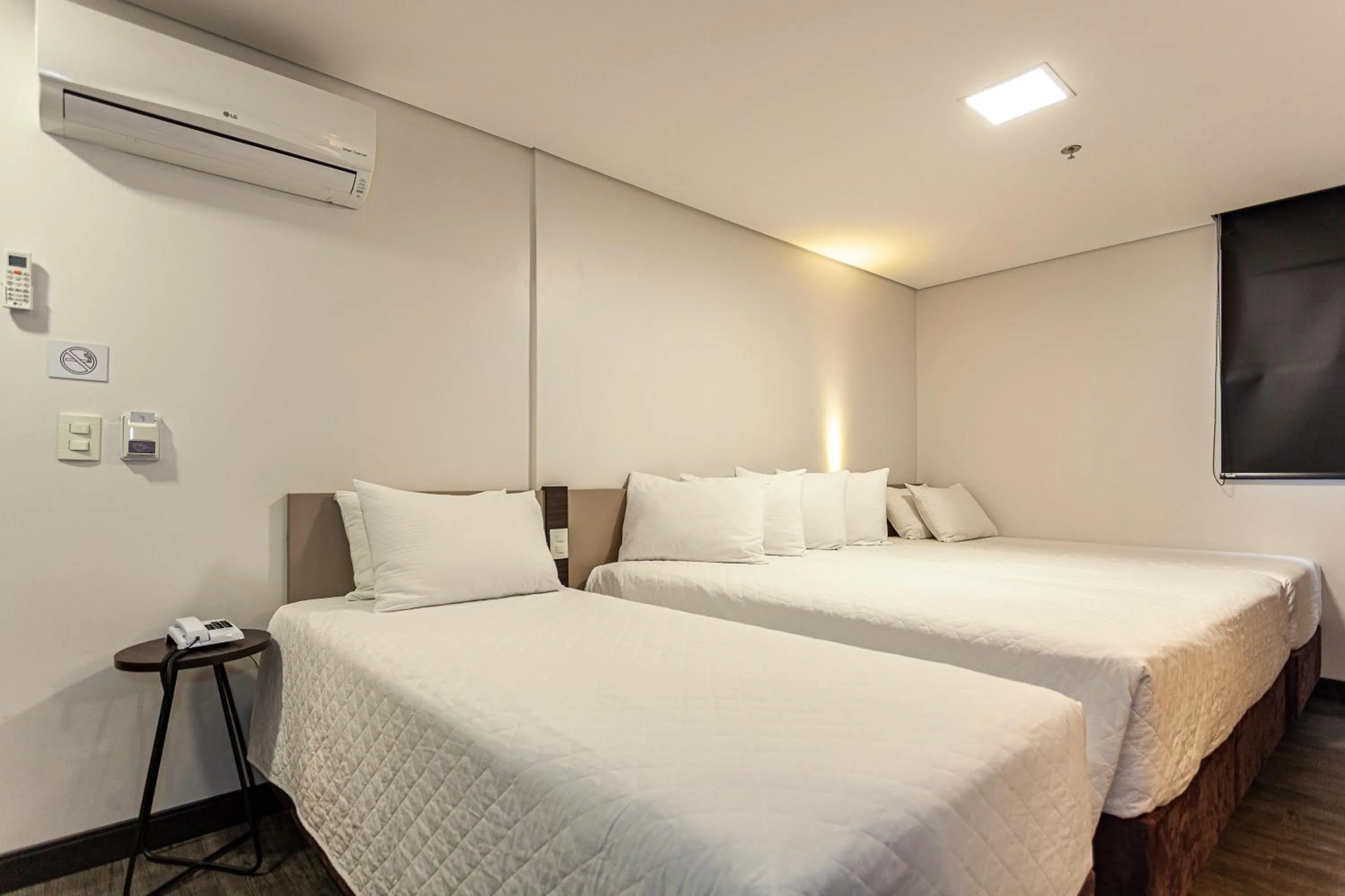 Photo of the whole room, Bed in Travel Inn Hotels Caxias do Sul