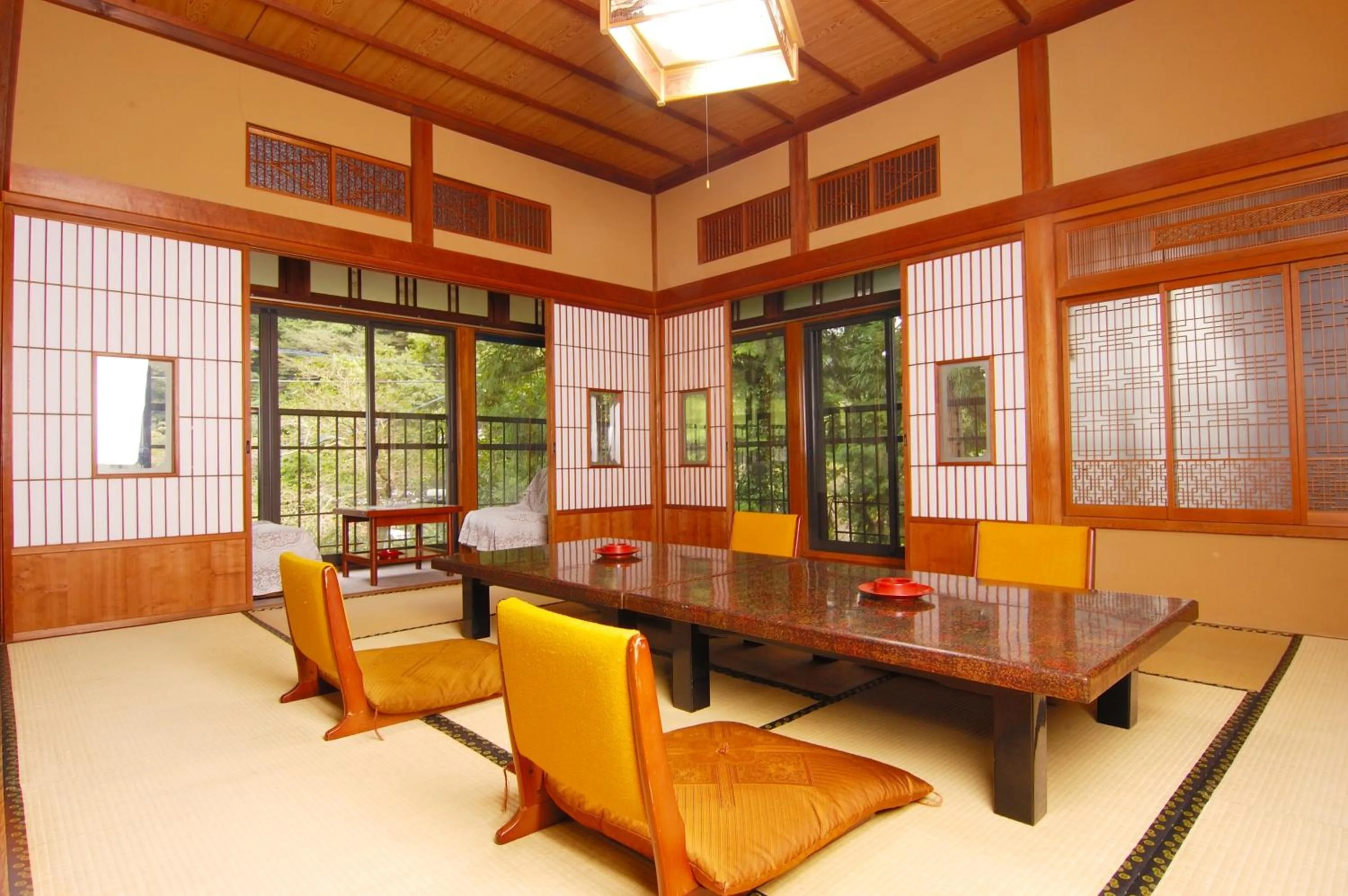 Seating area in Sansou Nagisa