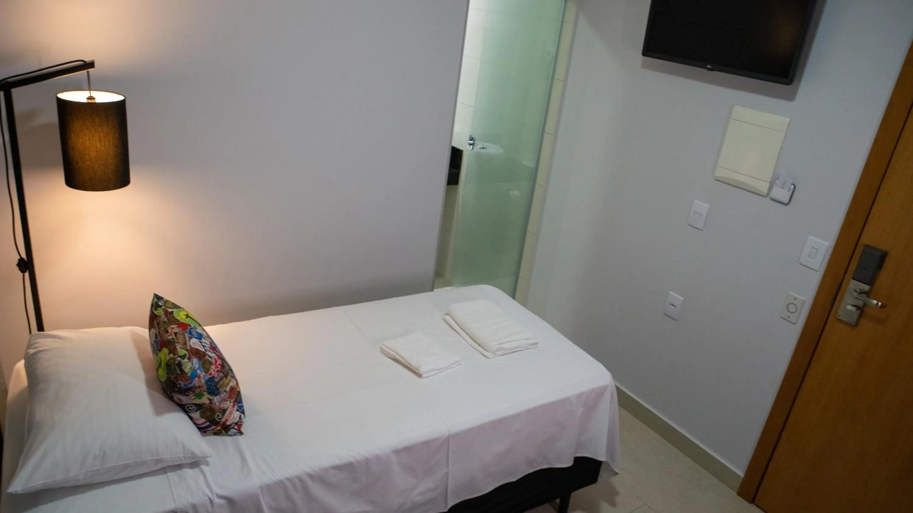 Photo of the whole room, Bed in Aero Inn Hotel