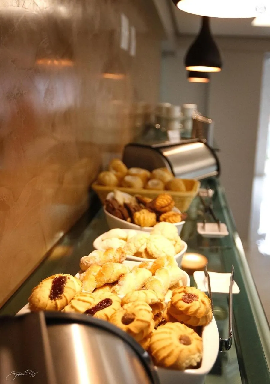 Buffet breakfast in Aero Inn Hotel