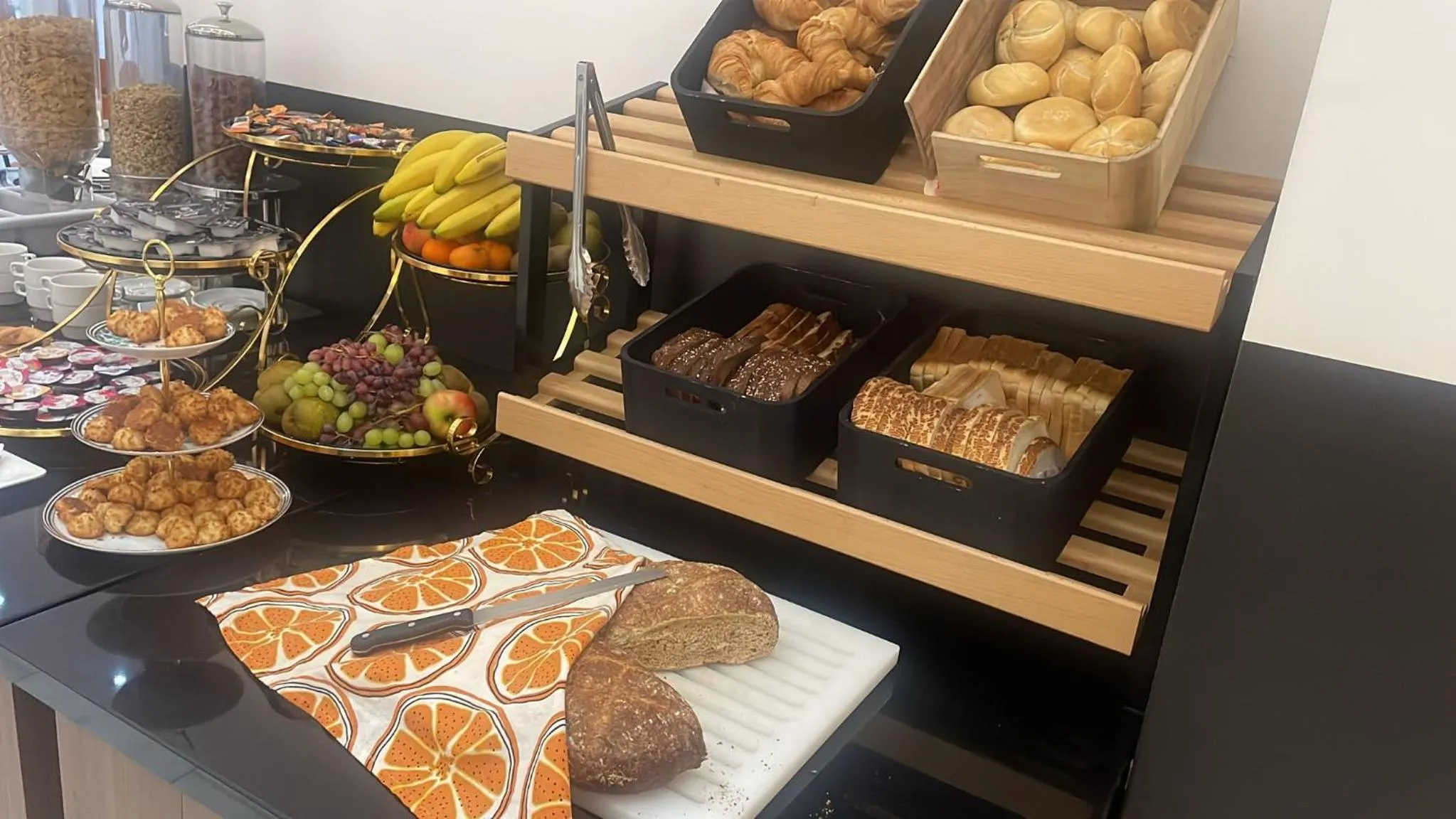 Food and drinks in Triple G Hotels