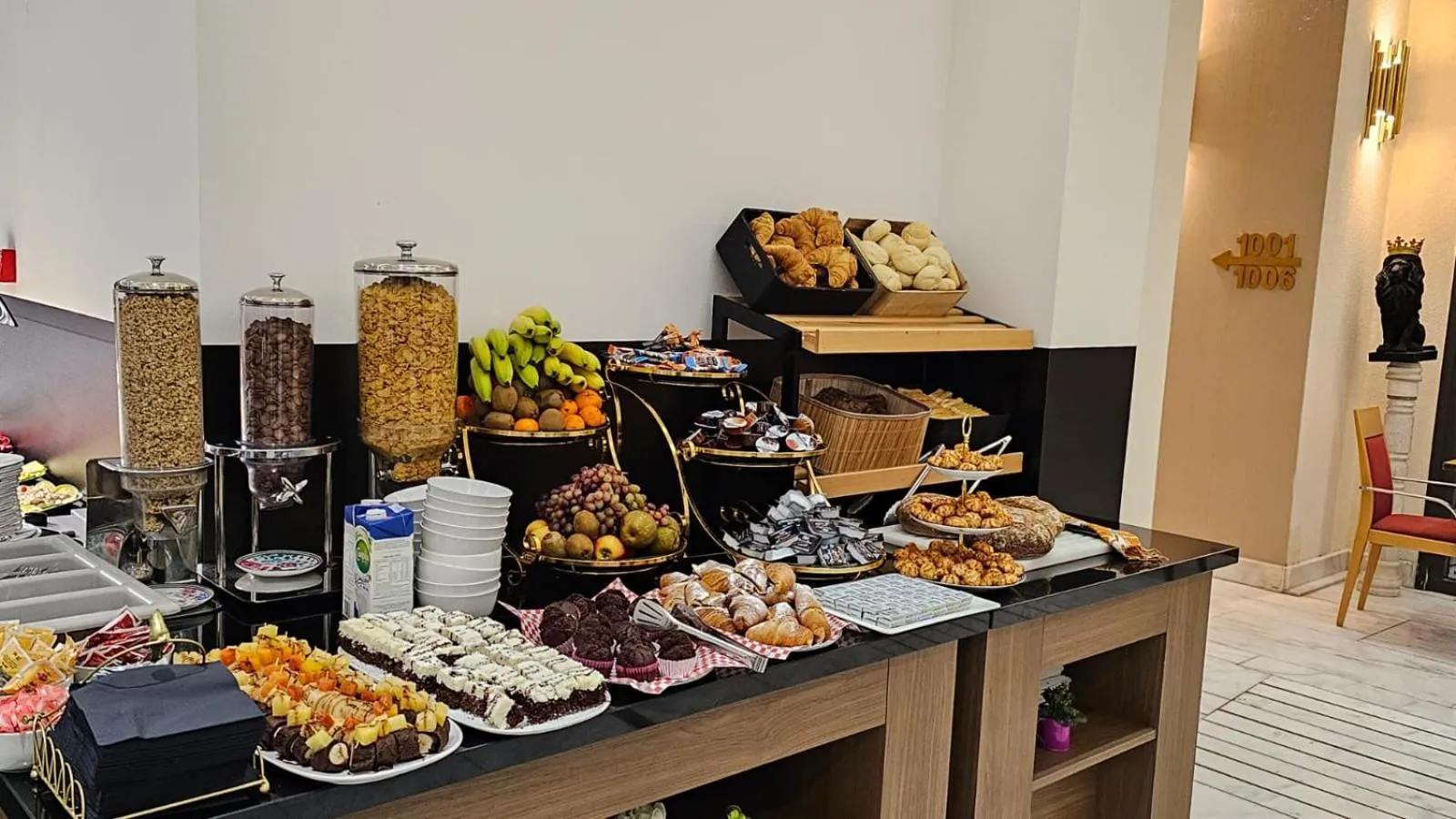 Food and drinks in Triple G Hotels