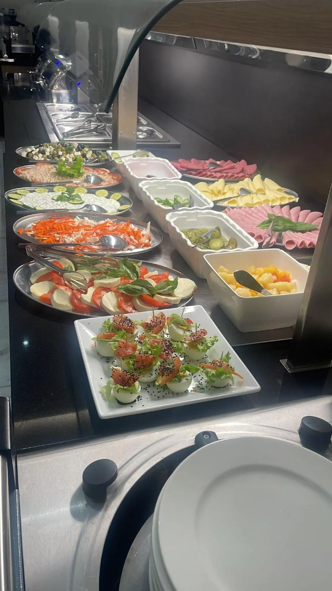 Buffet breakfast in Triple G Hotels