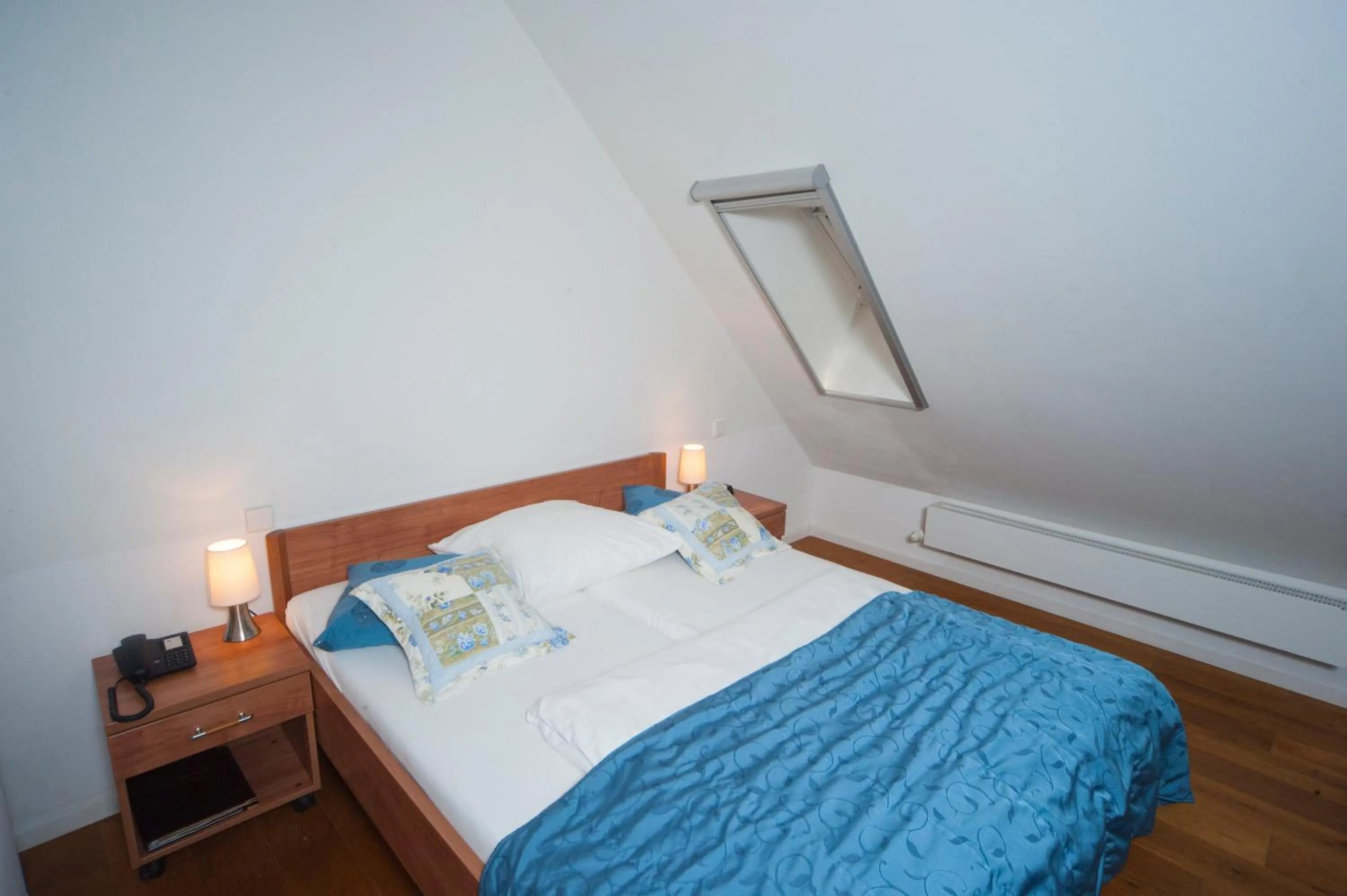 Photo of the whole room, Bed in Hotel zum Hofmaler