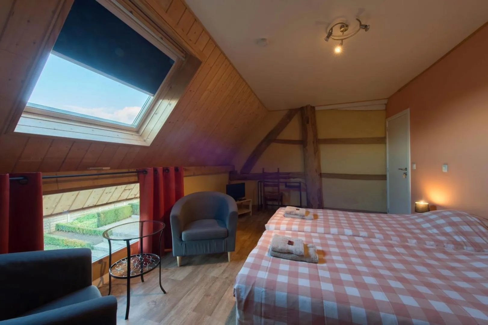 Photo of the whole room, Bed in B&B 't Maanhof