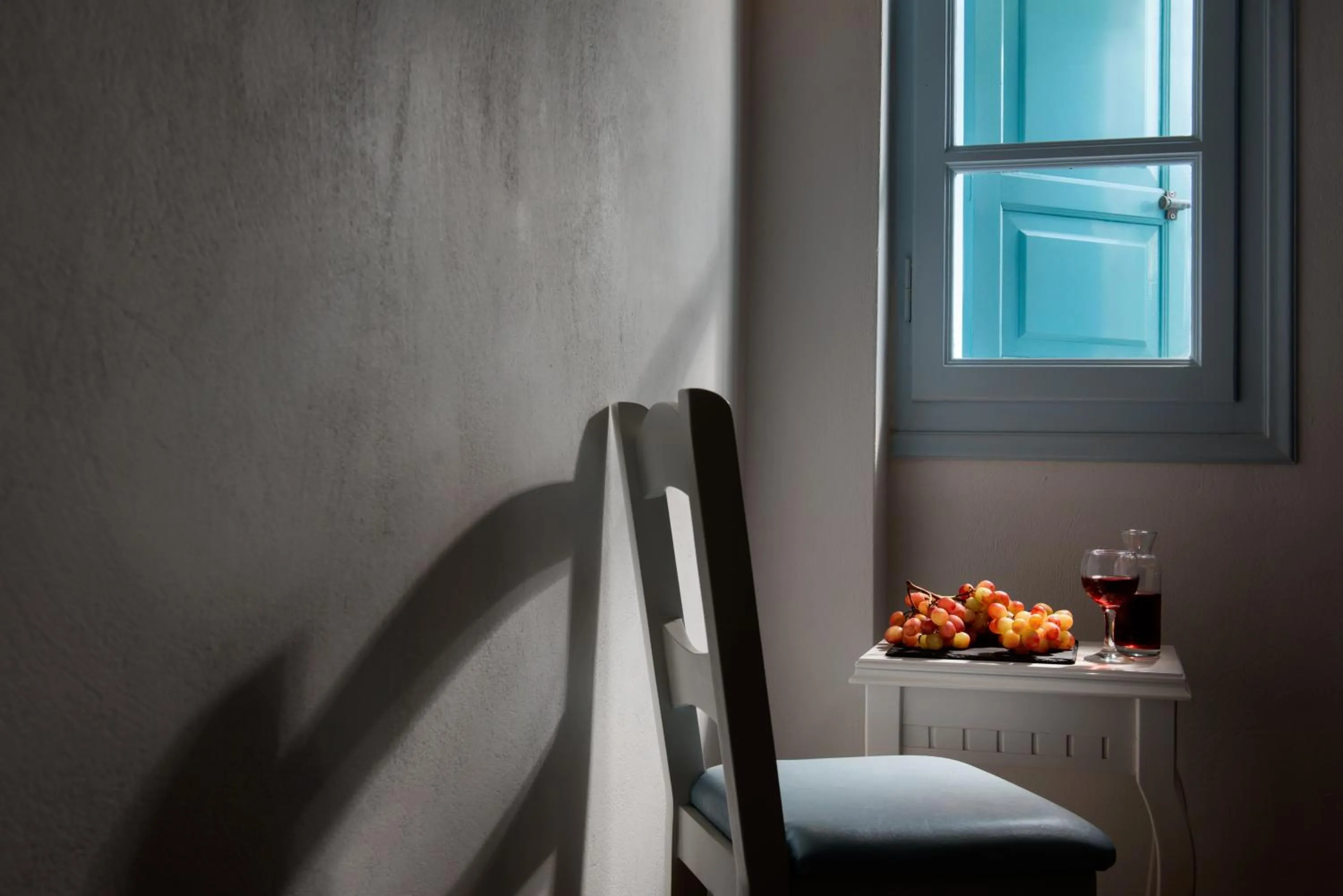 Bedroom in Seaside by Manos