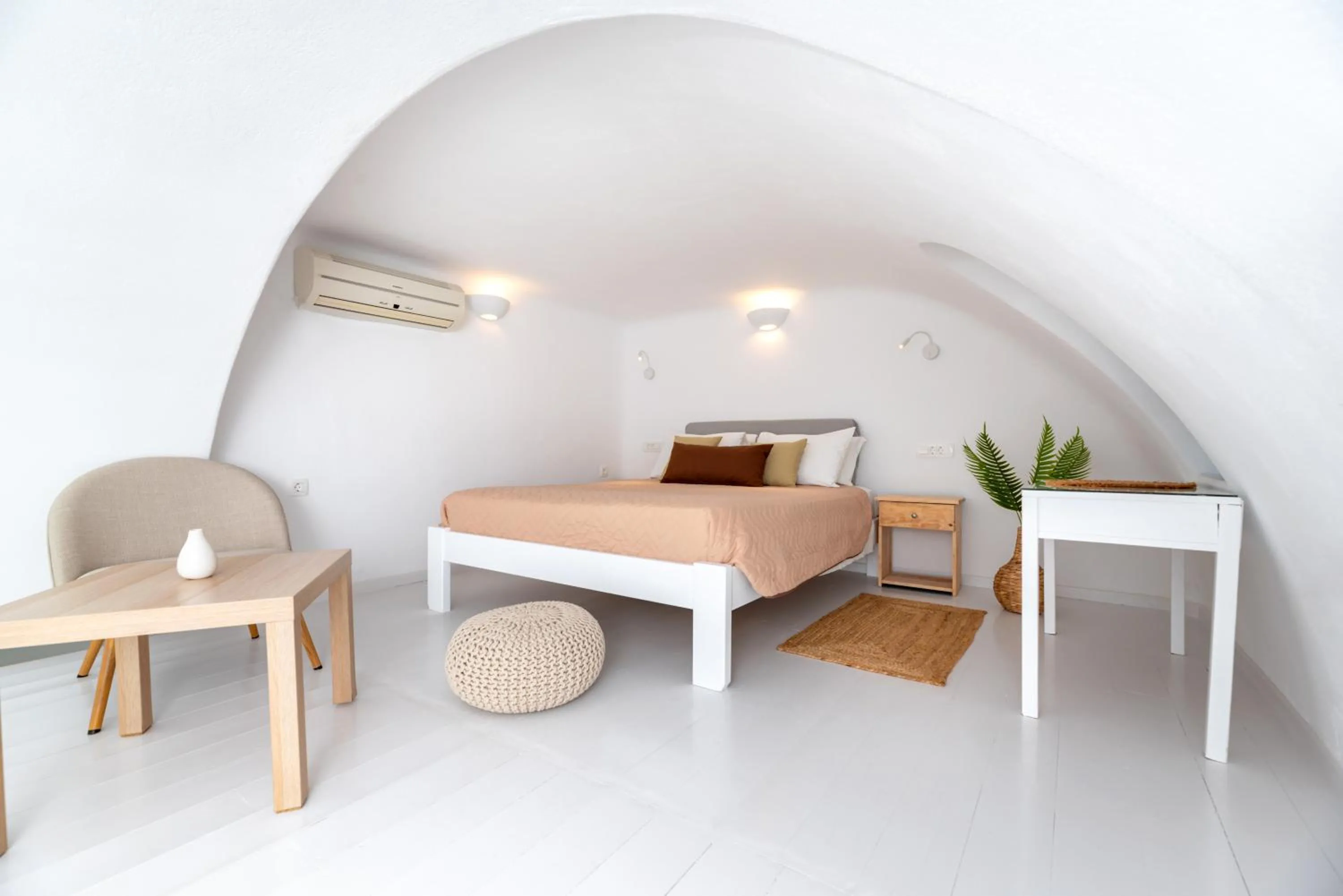 Bed in Seaside by Manos