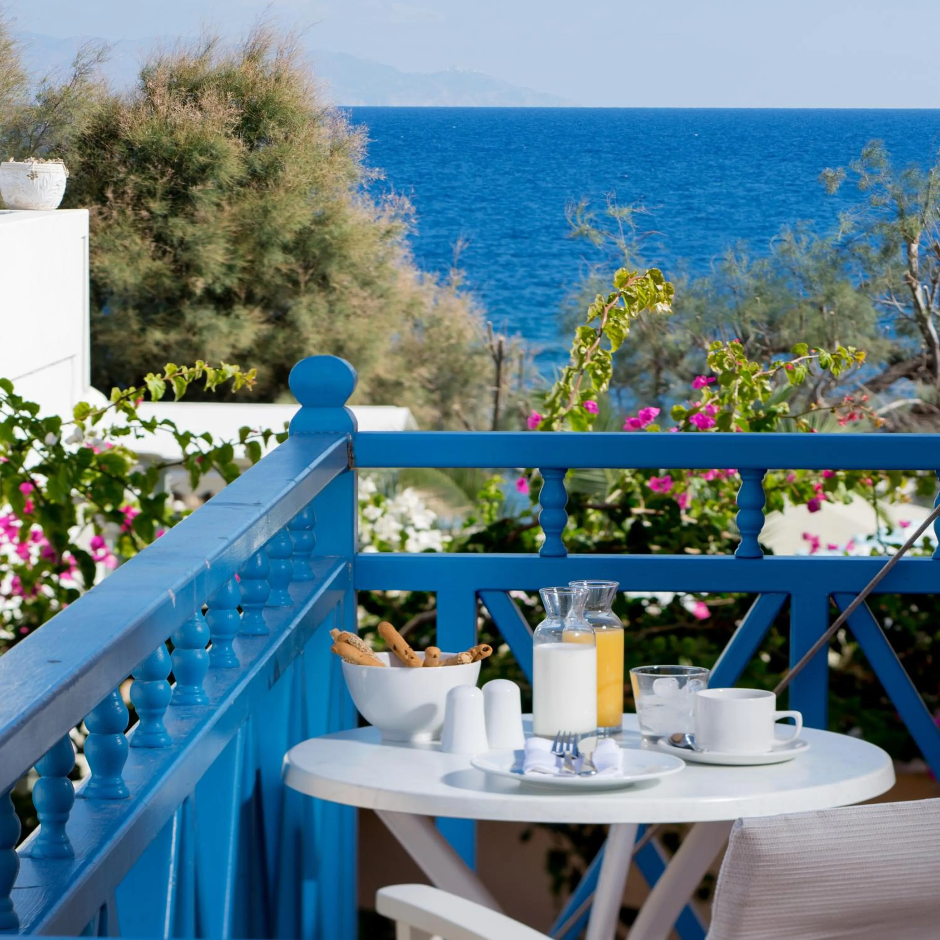 Balcony/Terrace in Seaside by Manos