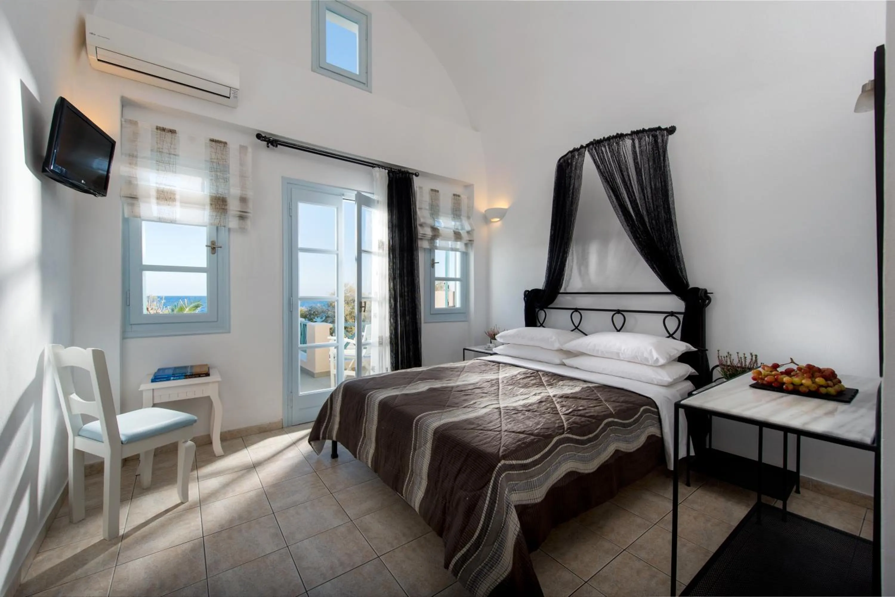 Bed in Seaside by Manos